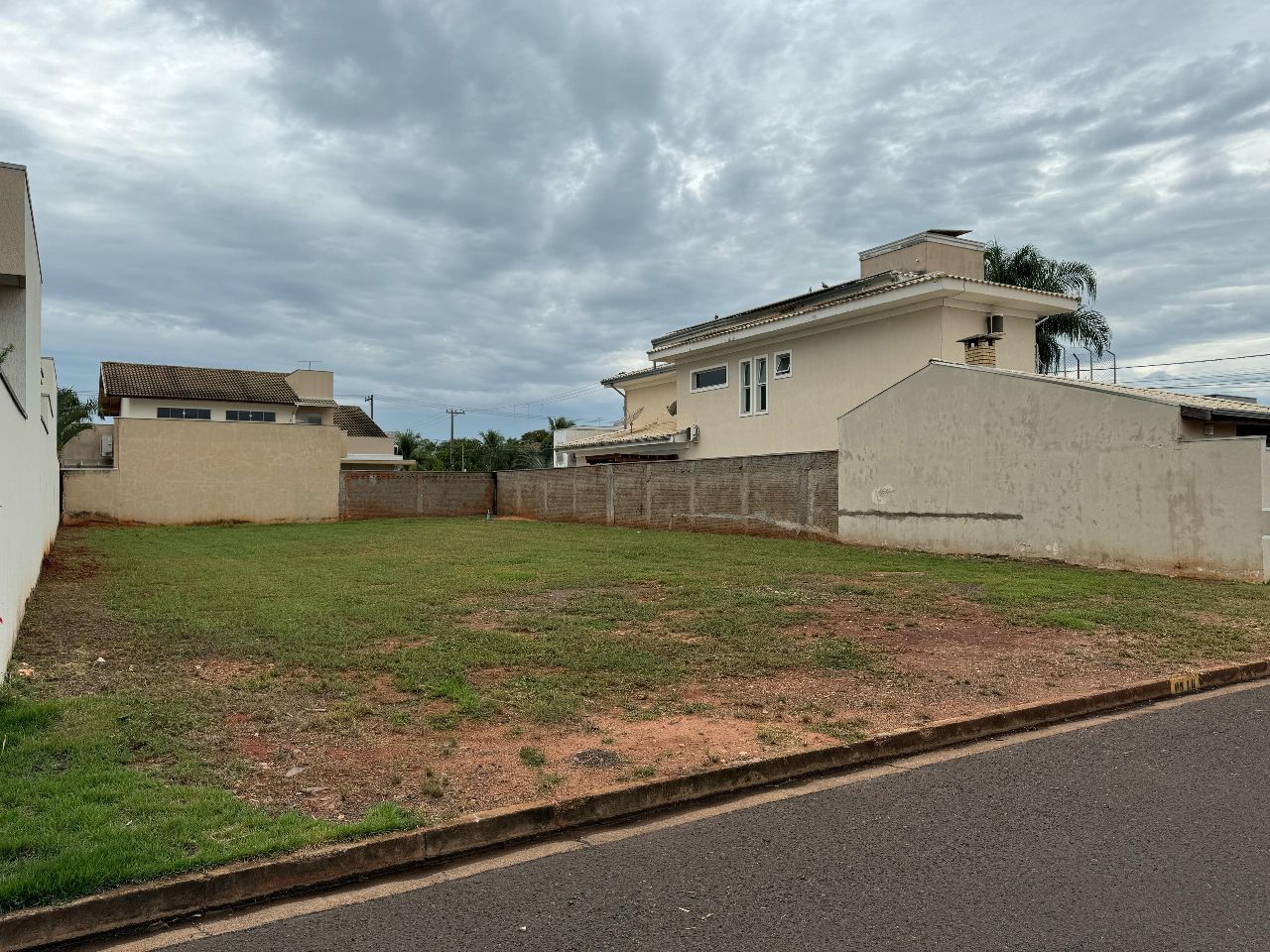 Foto de Terreno em Condomínio para Venda no Alto Dos Ipês n em Jardim dos Ipês, Três Lagoas
