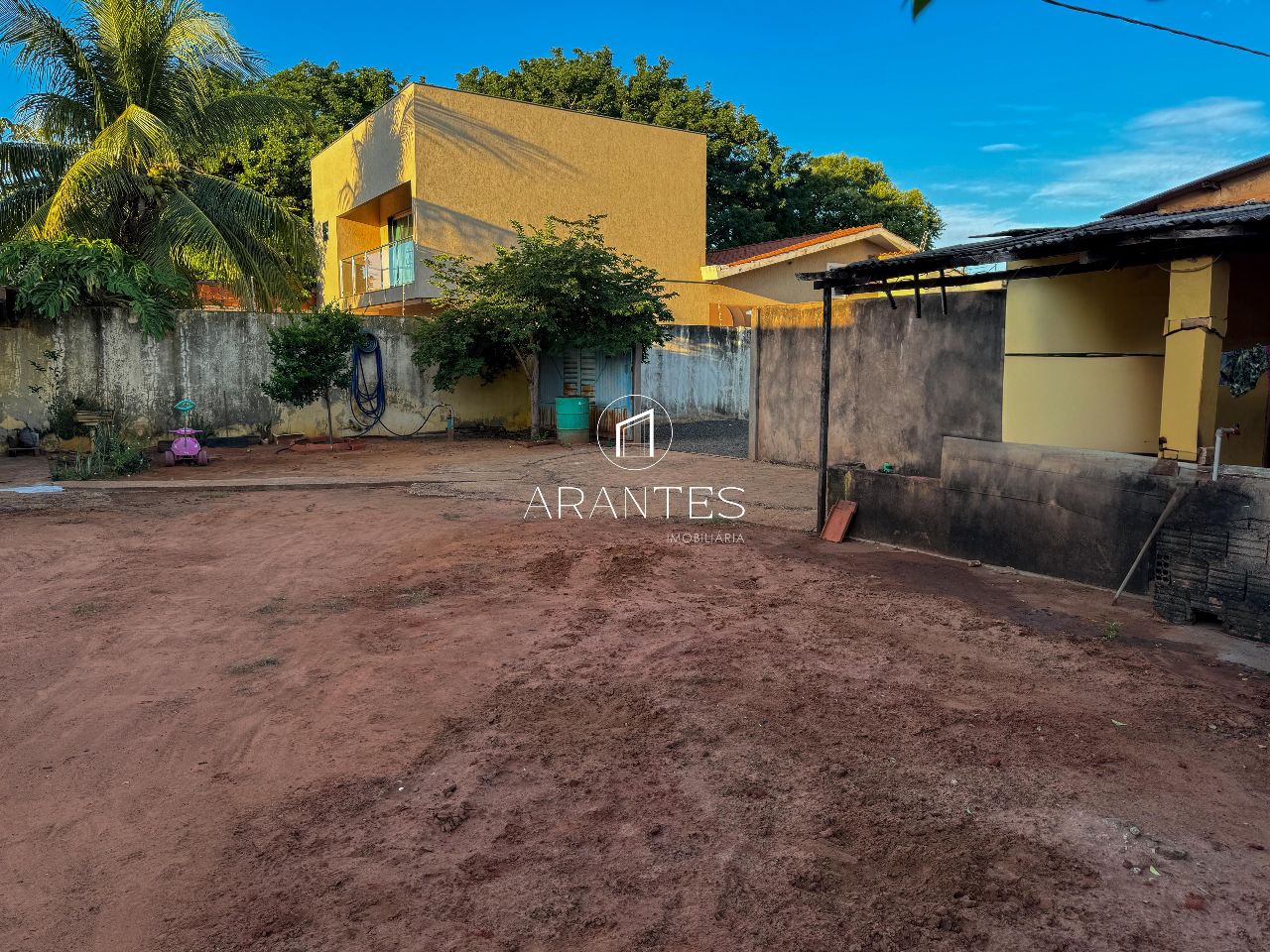 Foto de Galpão com amplo terreno a venda na Av FILINTO MULLER em Jardim Novo Aeroporto, Três Lagoas
