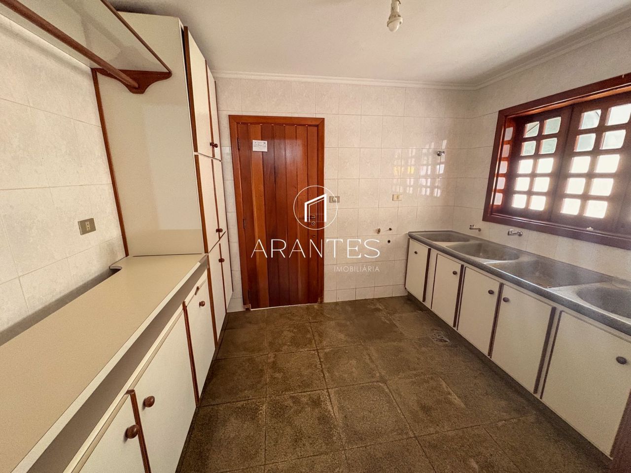 Foto de Casa de Alto Padrão no Bairro Colinos – Tradição e Conforto em Bairro Colinos , Três Lagoas