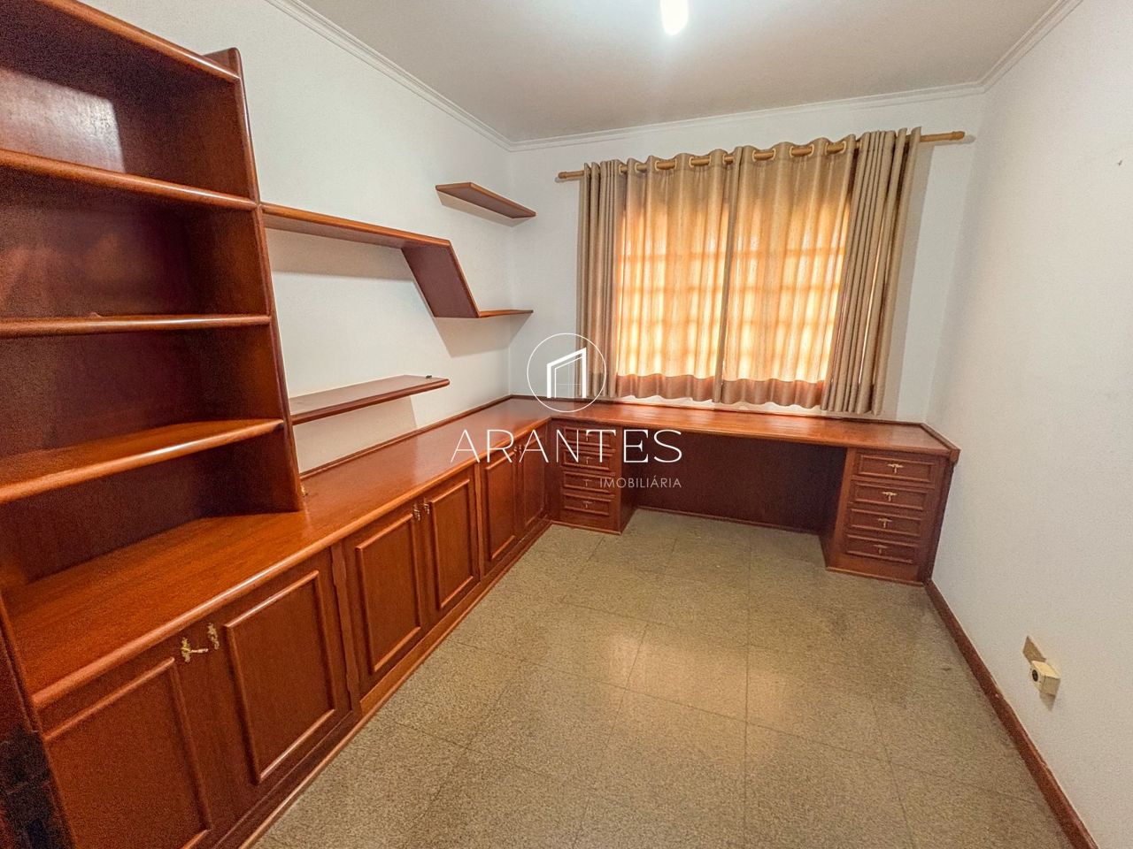 Foto de Casa de Alto Padrão no Bairro Colinos – Tradição e Conforto em Bairro Colinos , Três Lagoas