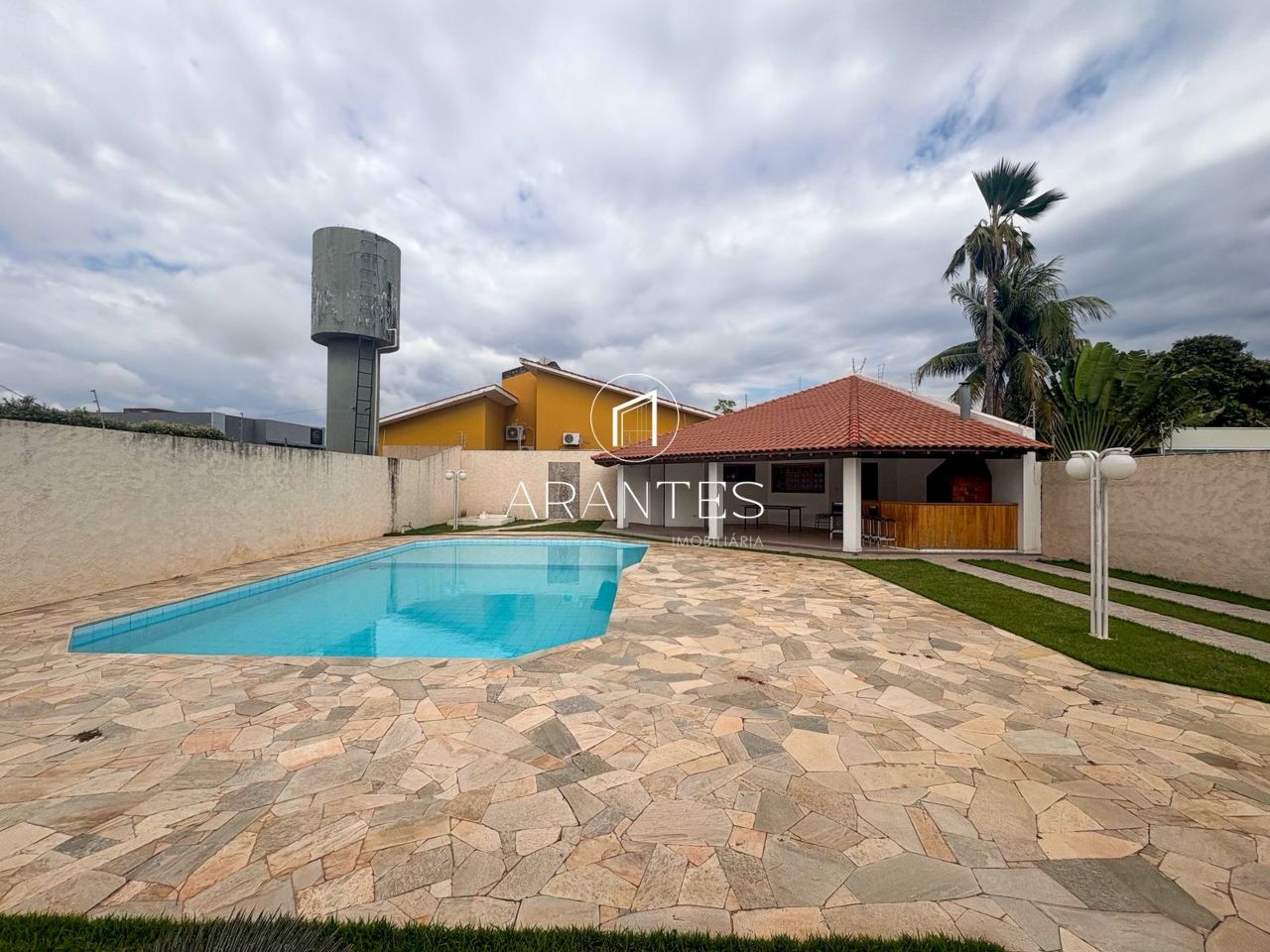 Foto de Casa de Alto Padrão no Bairro Colinos – Tradição e Conforto em Bairro Colinos , Três Lagoas