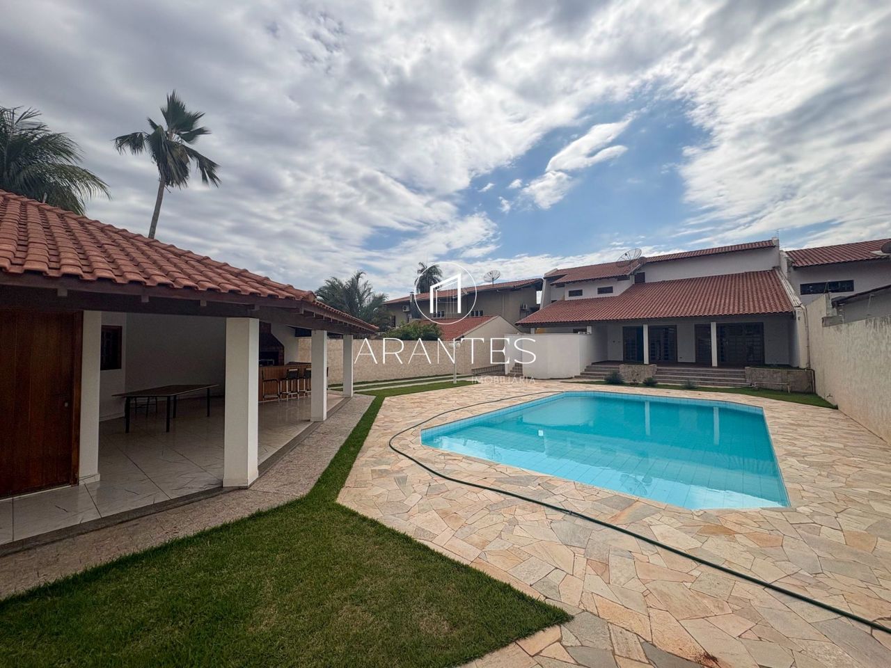 Foto de Casa de Alto Padrão no Bairro Colinos – Tradição e Conforto em Bairro Colinos , Três Lagoas