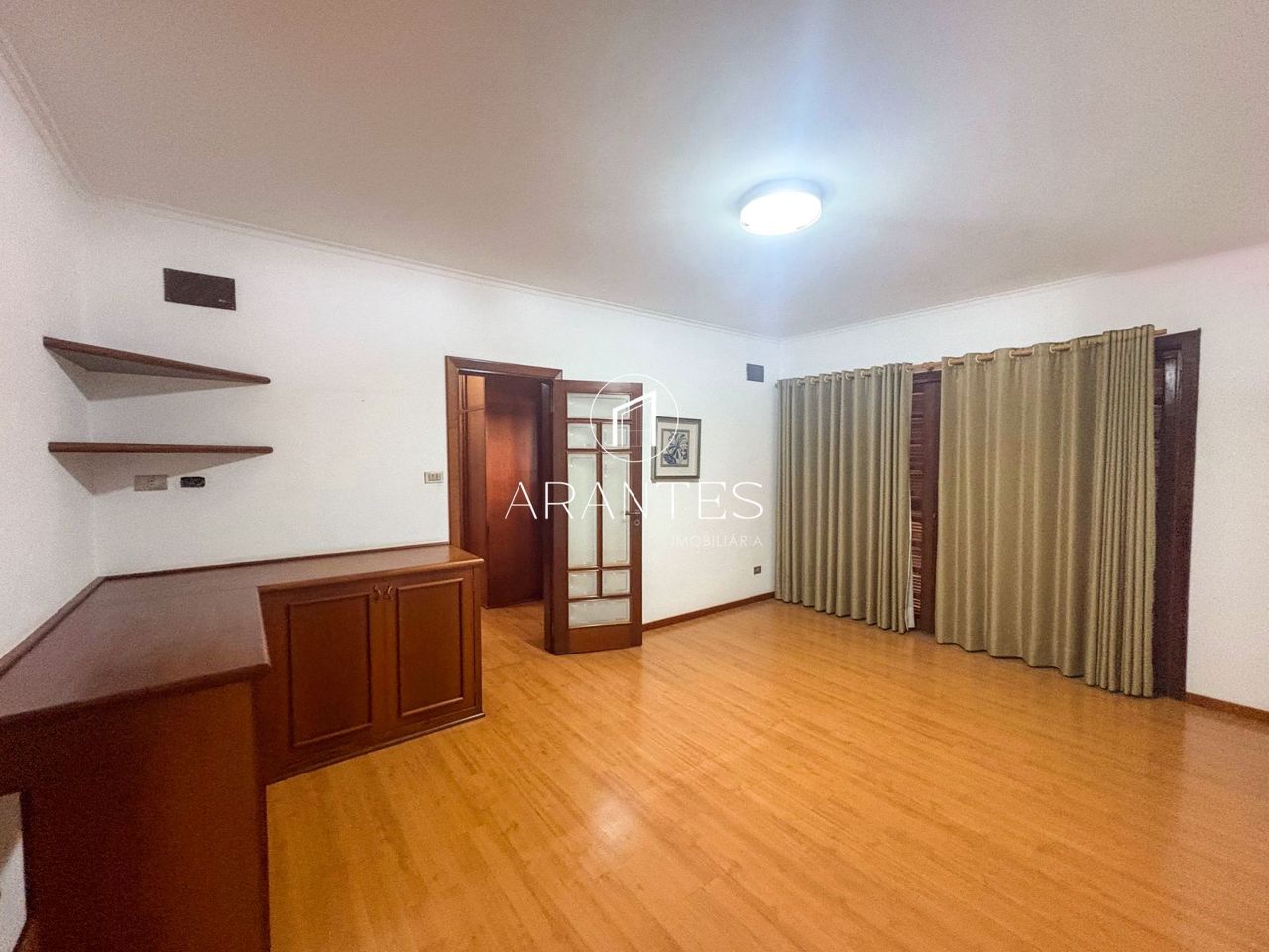 Foto de Casa de Alto Padrão no Bairro Colinos – Tradição e Conforto em Bairro Colinos , Três Lagoas