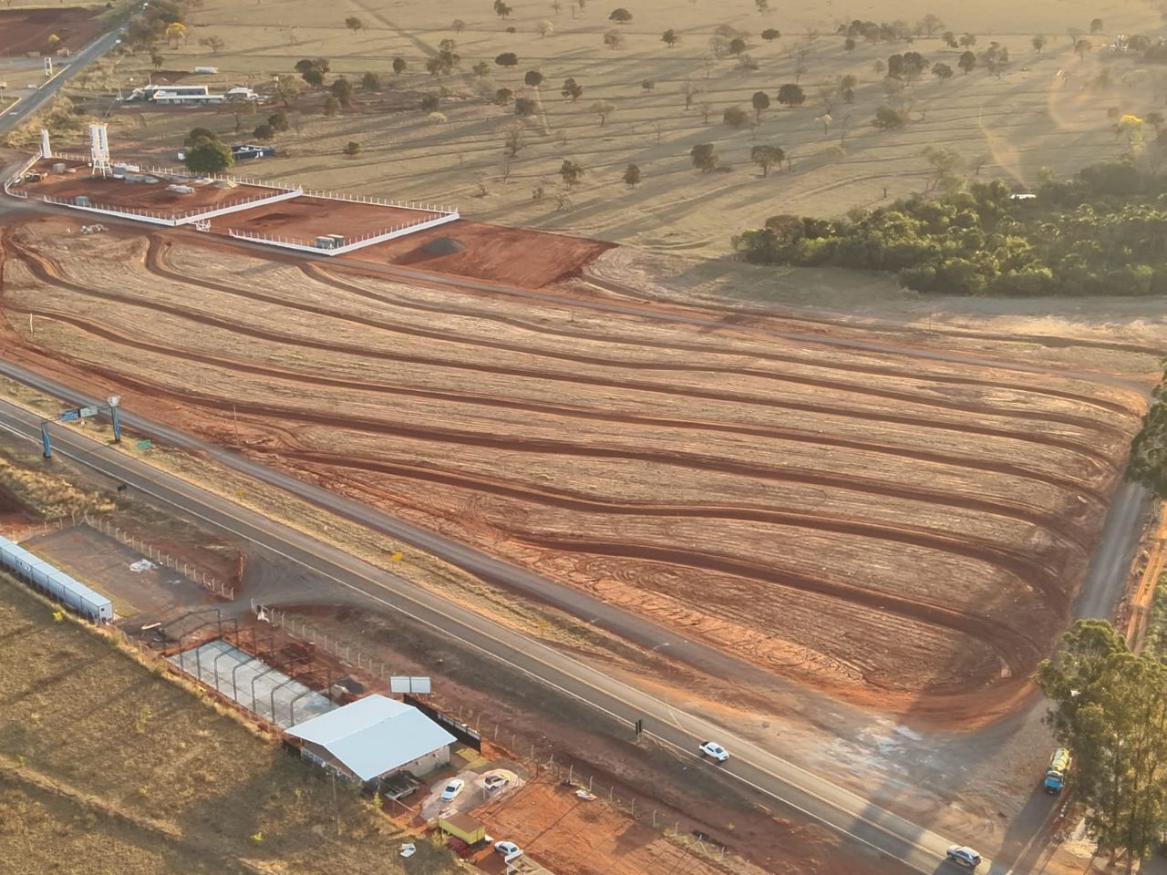 Foto de ÁREA COMERCIAL | INOCÊNCIA – MS em rodovia, Inocência 