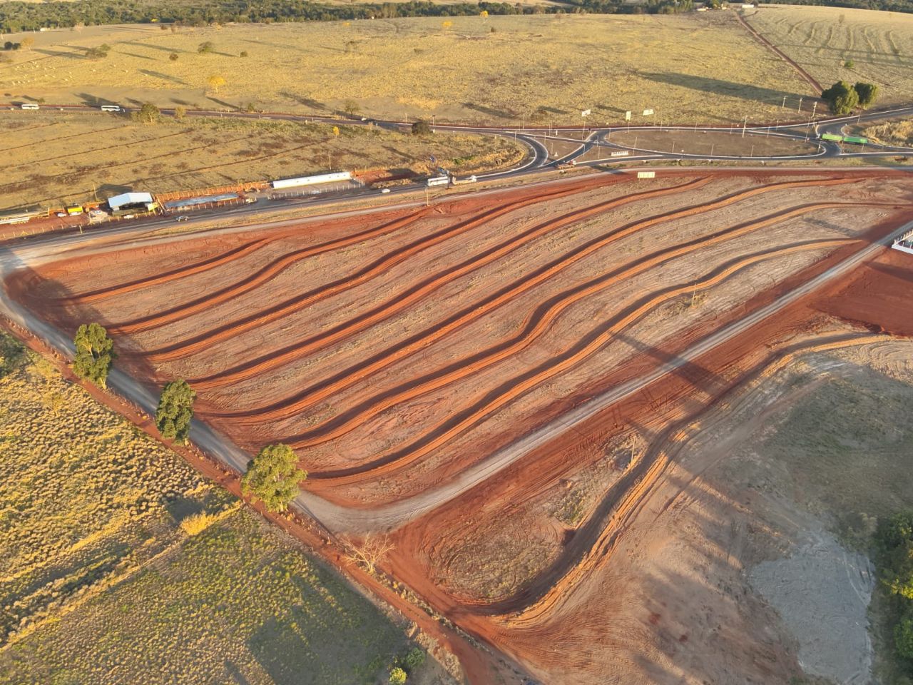 Foto de ÁREA COMERCIAL | INOCÊNCIA – MS em rodovia, Inocência 