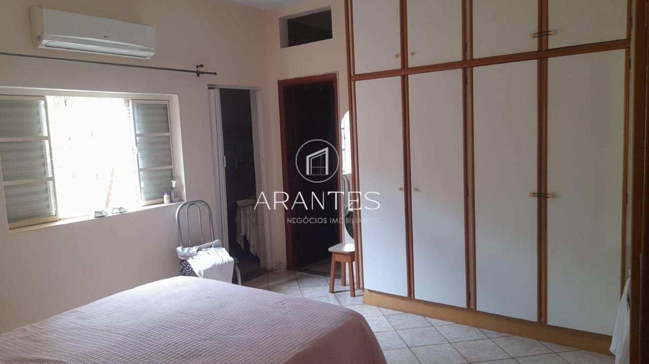 Foto de Casa – 1 suíte + 2 quartos – Bairro São Carlos – Varanda e 2 salas em Sao carlos, Três Lagoas