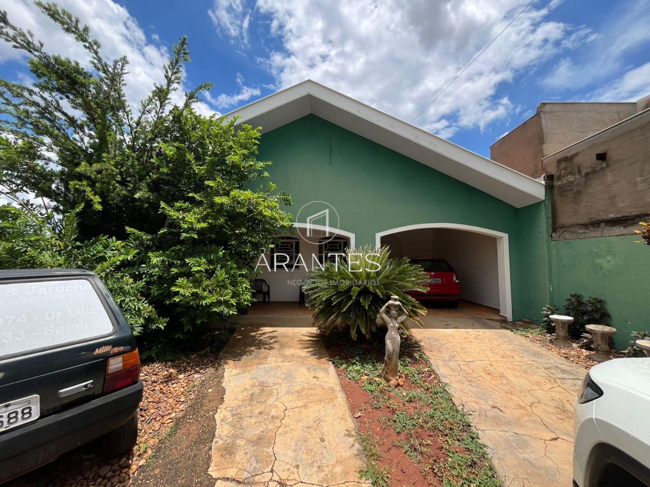 Foto de CASA À VENDA – BAIRRO COLINOS  OPORTUNIDADE PARA REFORMA EM BAIRRO NOBRE em COLINOS, Três Lagoas