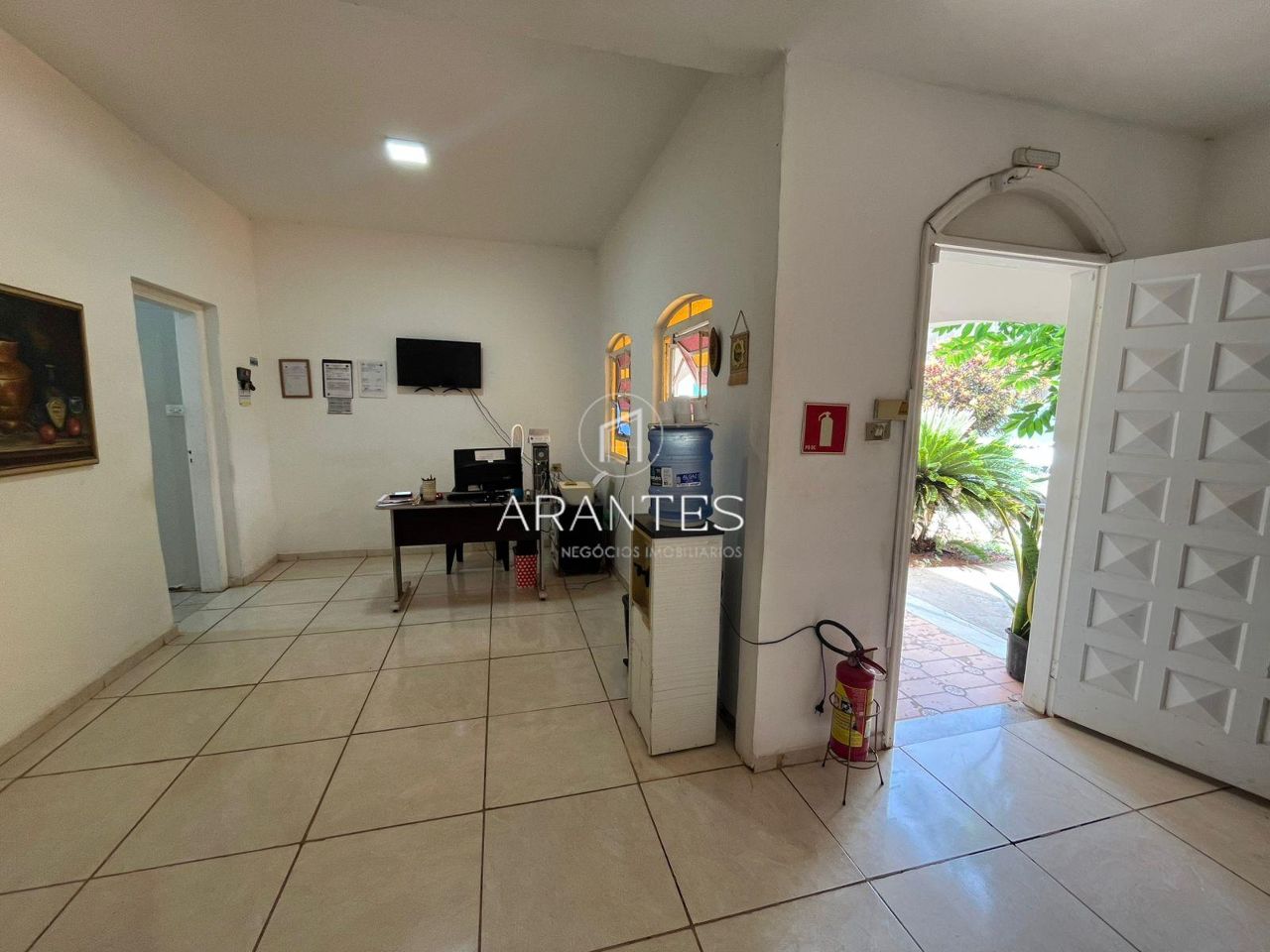 Foto de CASA À VENDA – BAIRRO COLINOS  OPORTUNIDADE PARA REFORMA EM BAIRRO NOBRE em COLINOS, Três Lagoas