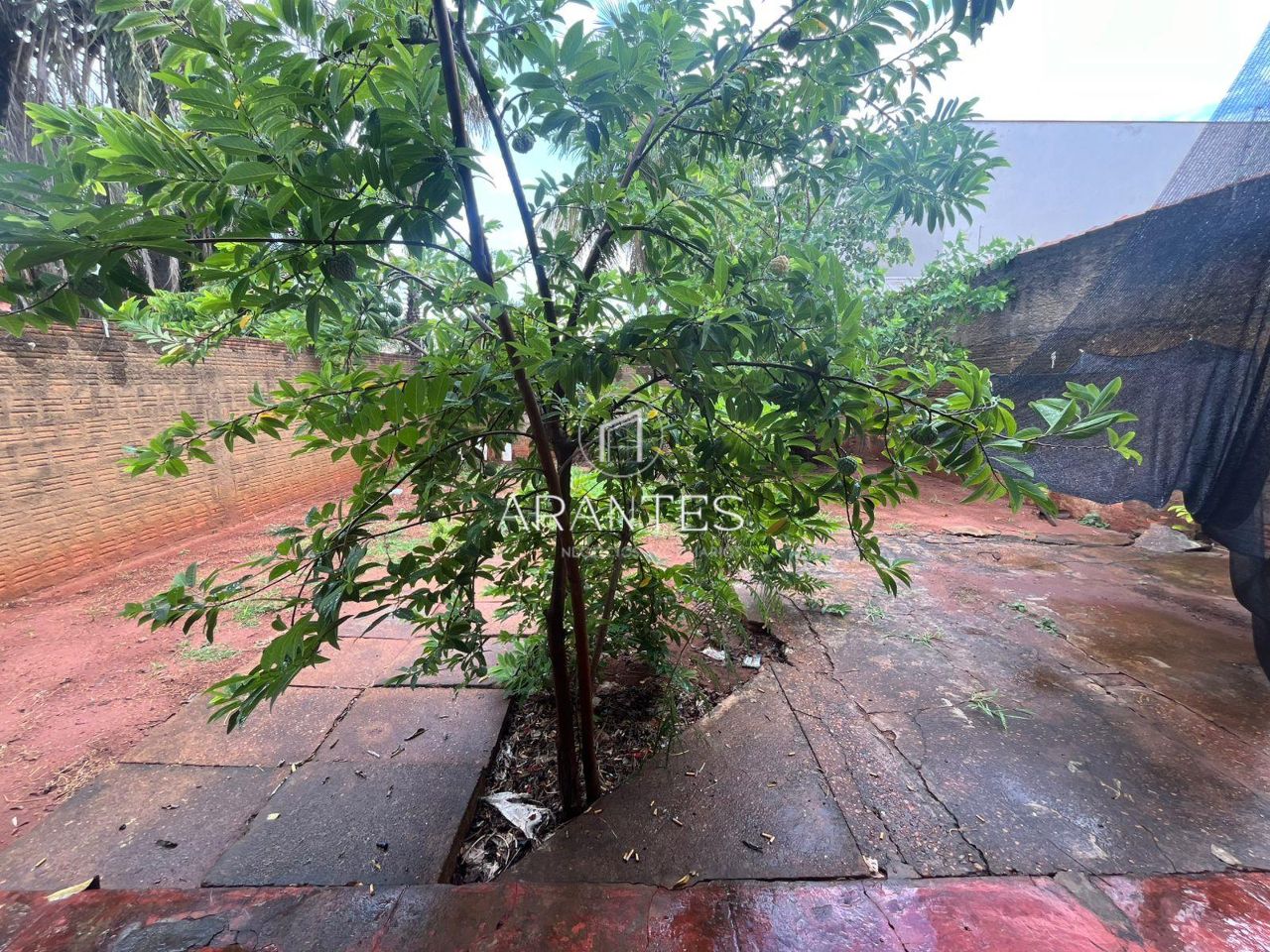 Foto de CASA À VENDA – BAIRRO COLINOS  OPORTUNIDADE PARA REFORMA EM BAIRRO NOBRE em COLINOS, Três Lagoas