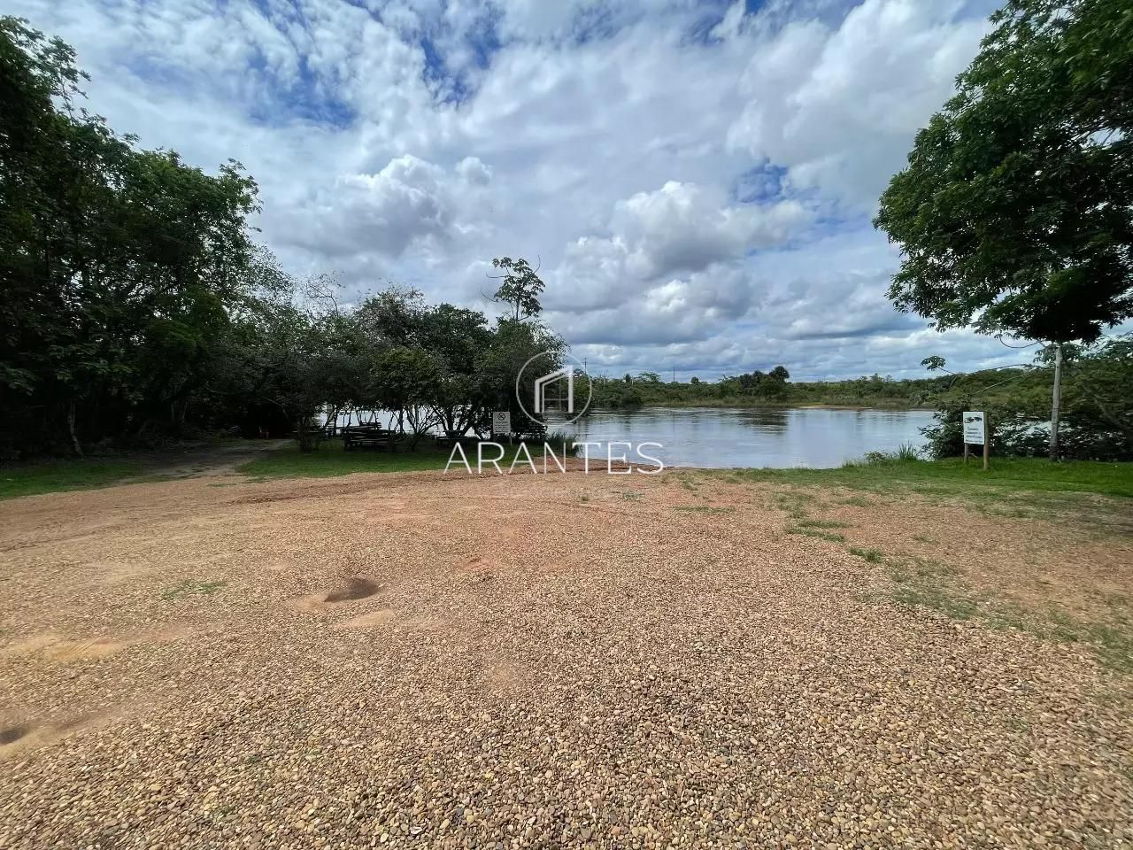 Foto de  Lote 12x30 (360 m²) – Condomínio Belezas do Rio Verde – Avenida Principal – Acesso ao Rio em zona rural, Brasilândia