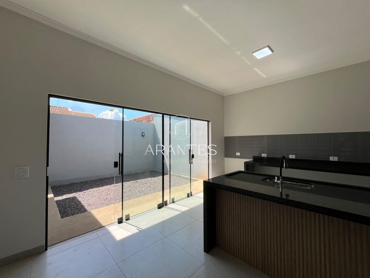 Foto de CASA MODERNA À VENDA em JARDIM MARISTELA, Três Lagoas