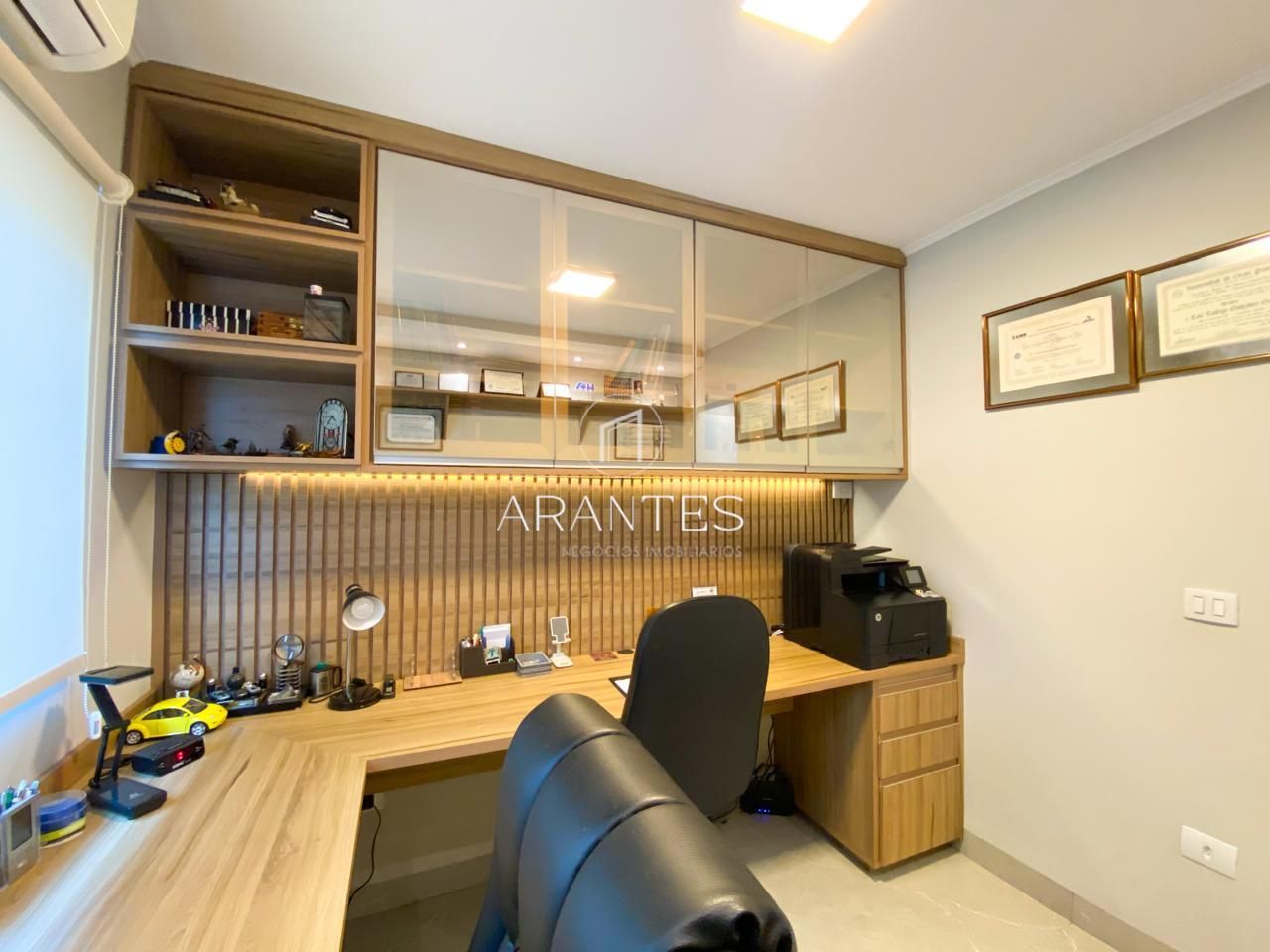 Foto de Casa 350 m², 3 qts (1 ste), 3 vg – Próx. Centro – Área Gourmet com Som JBL + Energia Fotovoltaica em SANTOS DUMONT, Três Lagoas