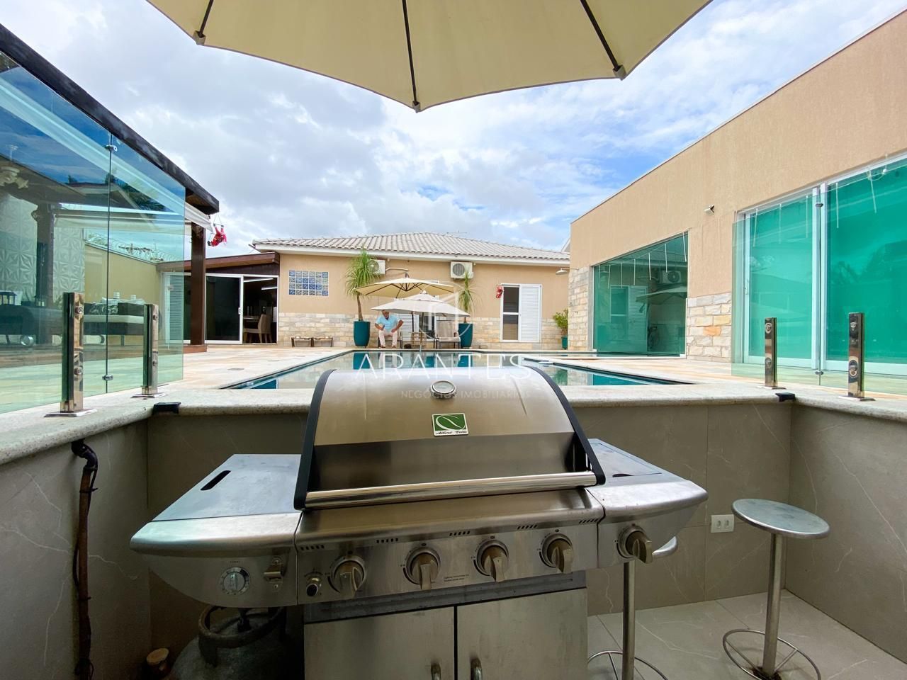 Foto de Casa 350 m², 3 qts (1 ste), 3 vg – Próx. Centro – Área Gourmet com Som JBL + Energia Fotovoltaica em SANTOS DUMONT, Três Lagoas