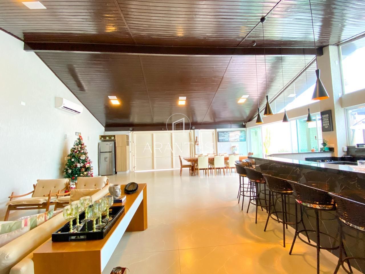 Foto de Casa 350 m², 3 qts (1 ste), 3 vg – Próx. Centro – Área Gourmet com Som JBL + Energia Fotovoltaica em SANTOS DUMONT, Três Lagoas
