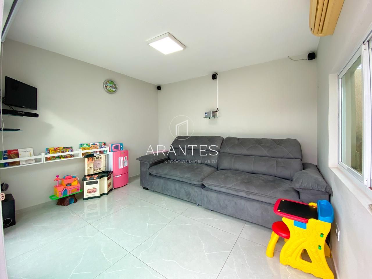 Foto de Casa 350 m², 3 qts (1 ste), 3 vg – Próx. Centro – Área Gourmet com Som JBL + Energia Fotovoltaica em SANTOS DUMONT, Três Lagoas