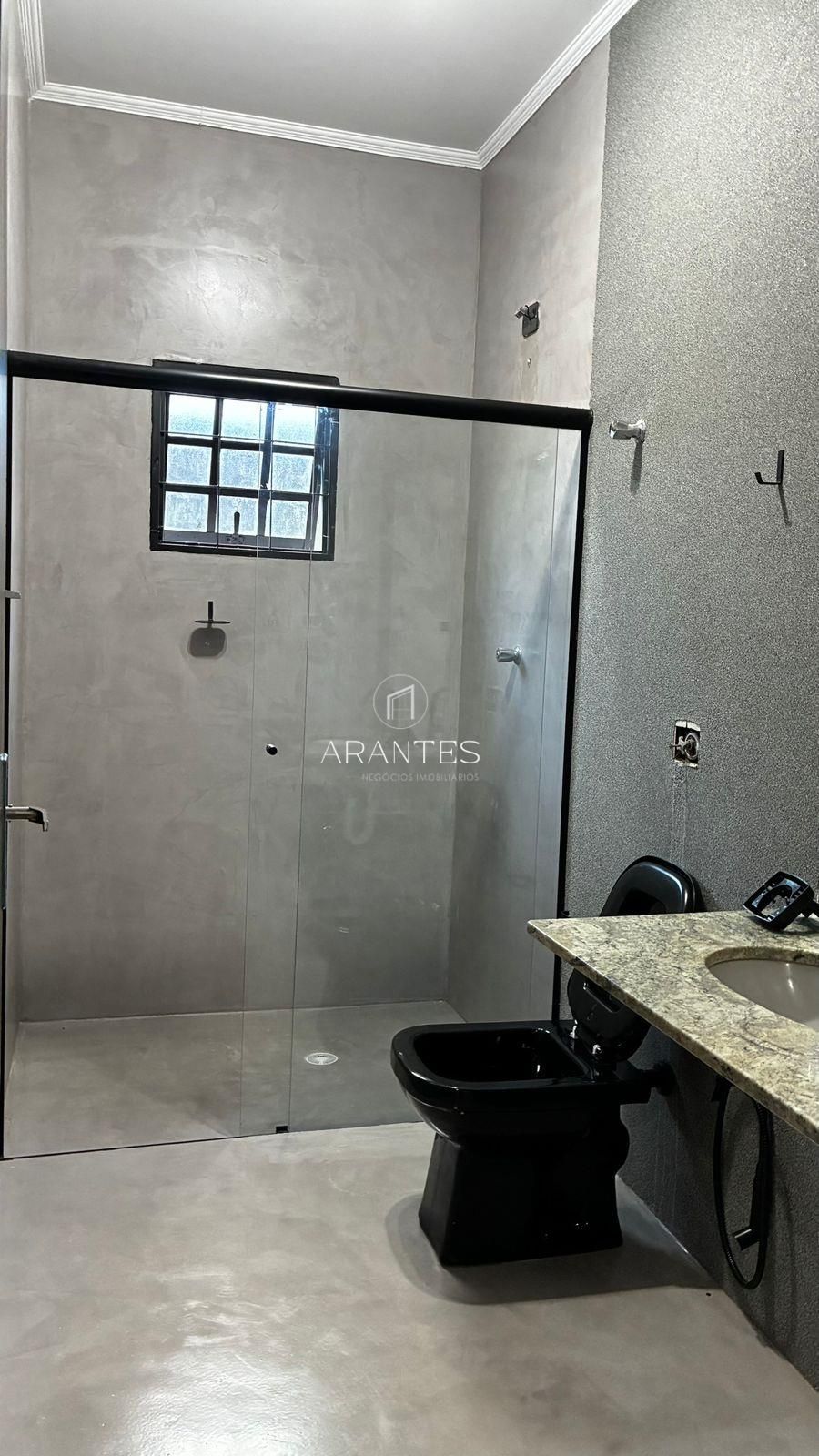 Foto de Casa de esquina, 3 quartos (1 suíte), 4 vagas – Santos Dumont – Área gourmet com piscina em Santos Dumont, Três Lagoas
