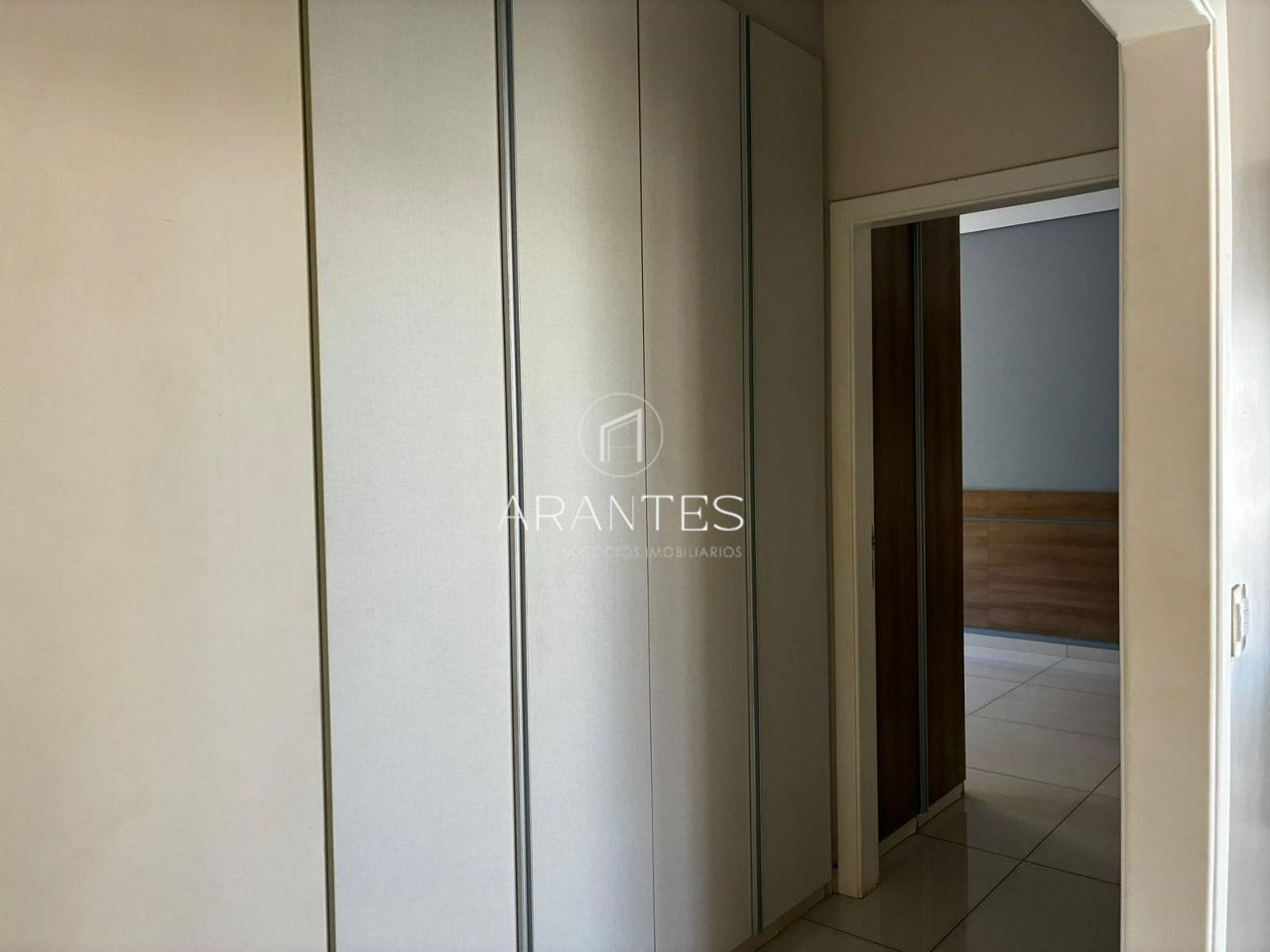Foto de Casa 3 suítes (1 master com closet) – Stos Dumont – Gourmet climatizada com piscina e sauna em Santos Dumont, Três Lagoas