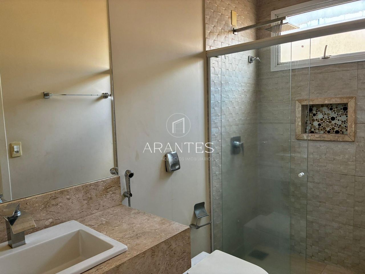 Foto de Casa 3 suítes (1 master com closet) – Stos Dumont – Gourmet climatizada com piscina e sauna em Santos Dumont, Três Lagoas