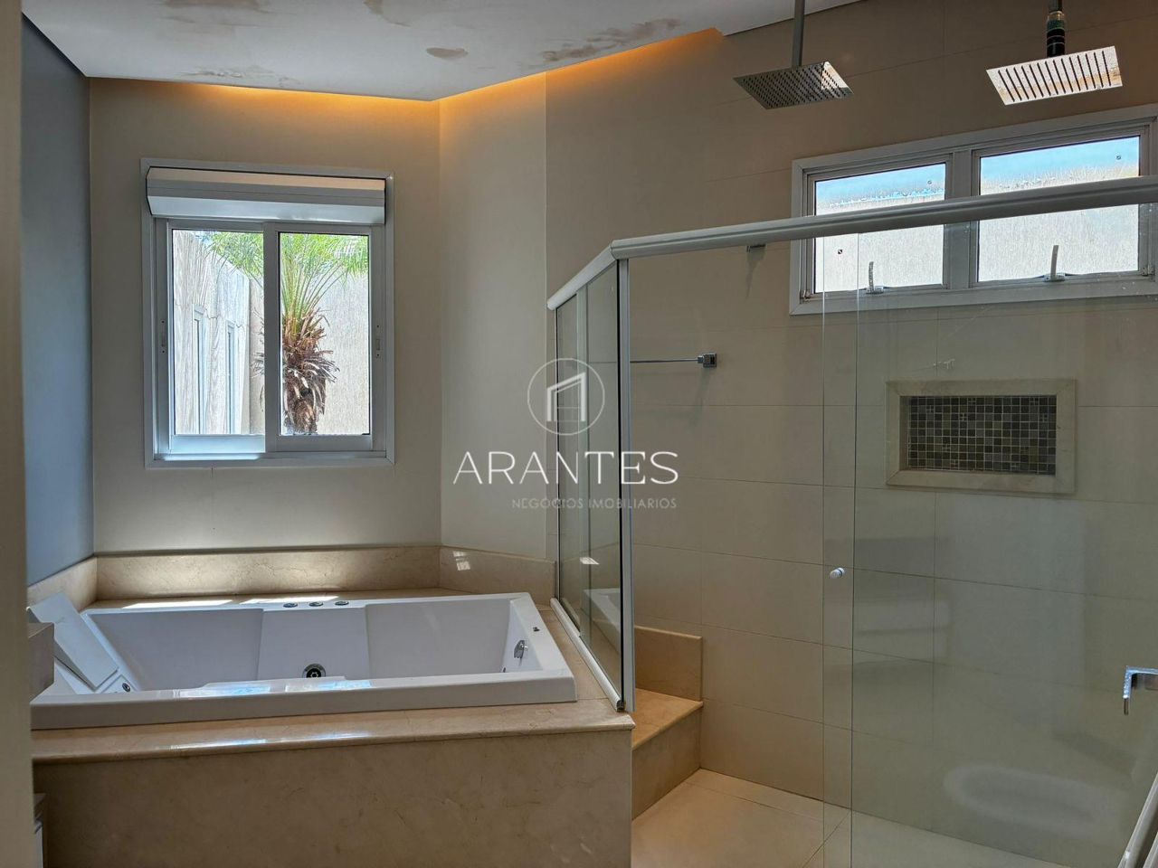 Foto de Casa 3 suítes (1 master com closet) – Stos Dumont – Gourmet climatizada com piscina e sauna em Santos Dumont, Três Lagoas