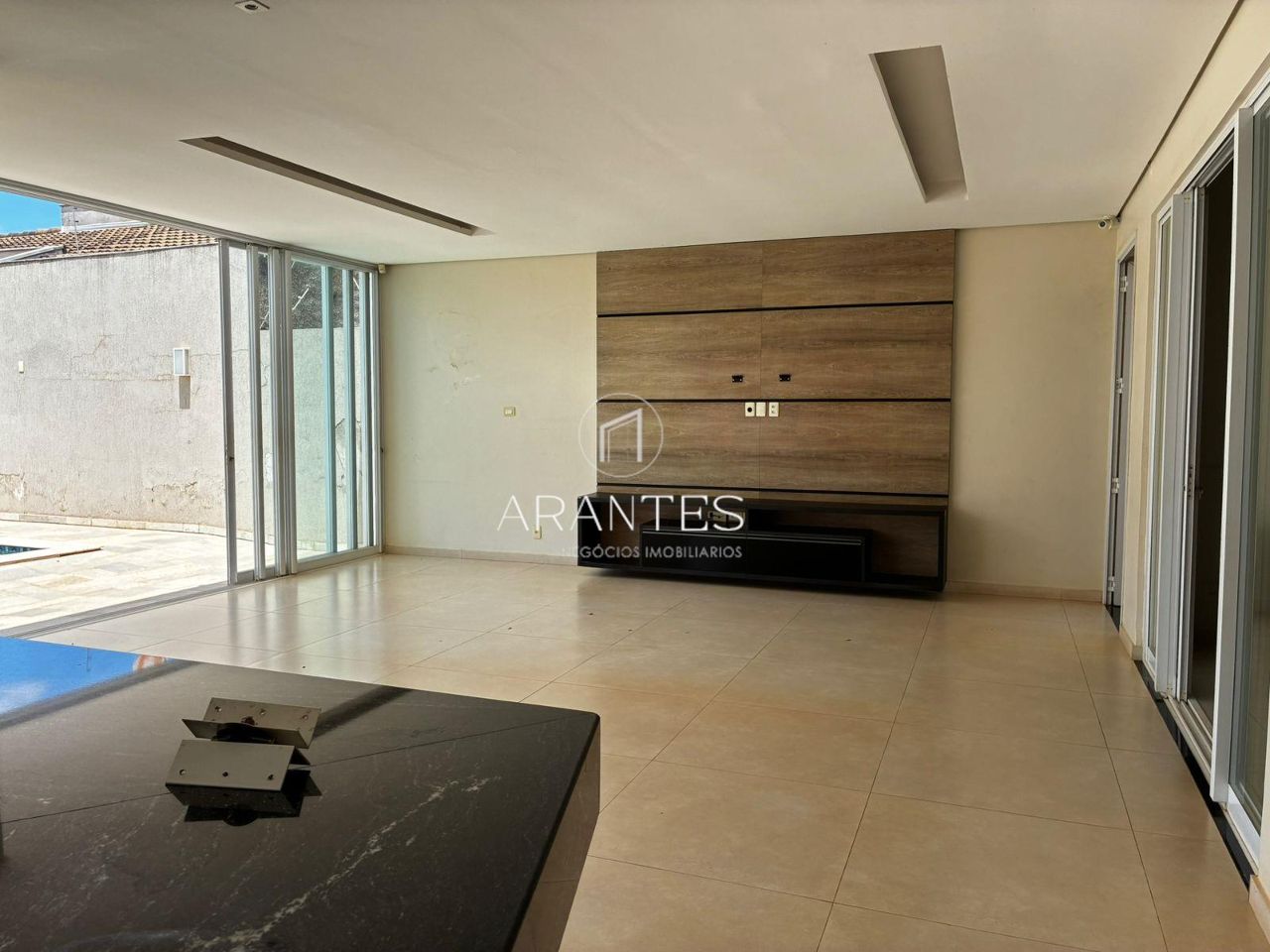 Foto de Casa 3 suítes (1 master com closet) – Stos Dumont – Gourmet climatizada com piscina e sauna em Santos Dumont, Três Lagoas