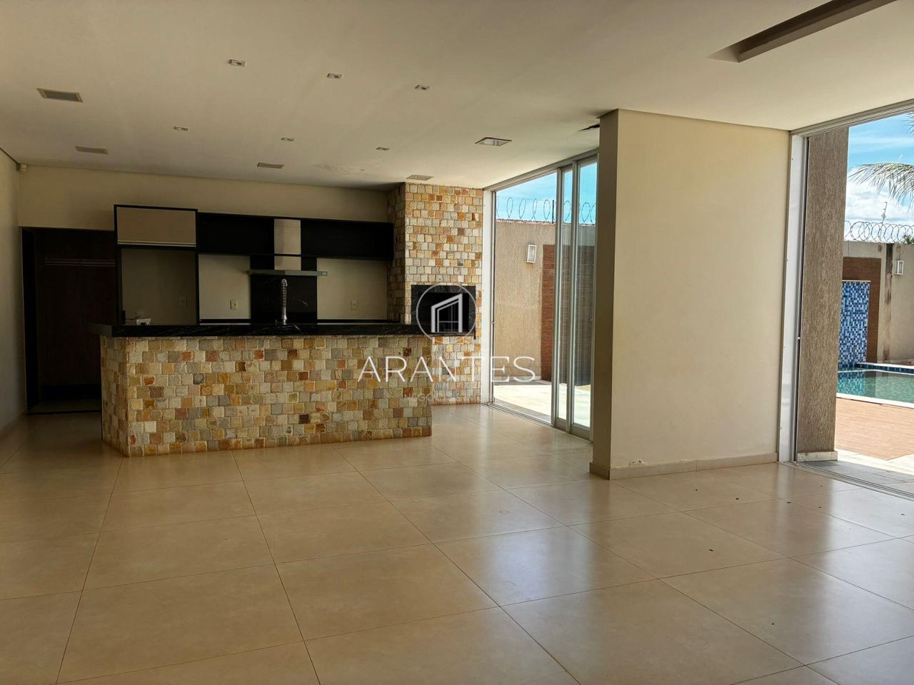 Foto de Casa 3 suítes (1 master com closet) – Stos Dumont – Gourmet climatizada com piscina e sauna em Santos Dumont, Três Lagoas