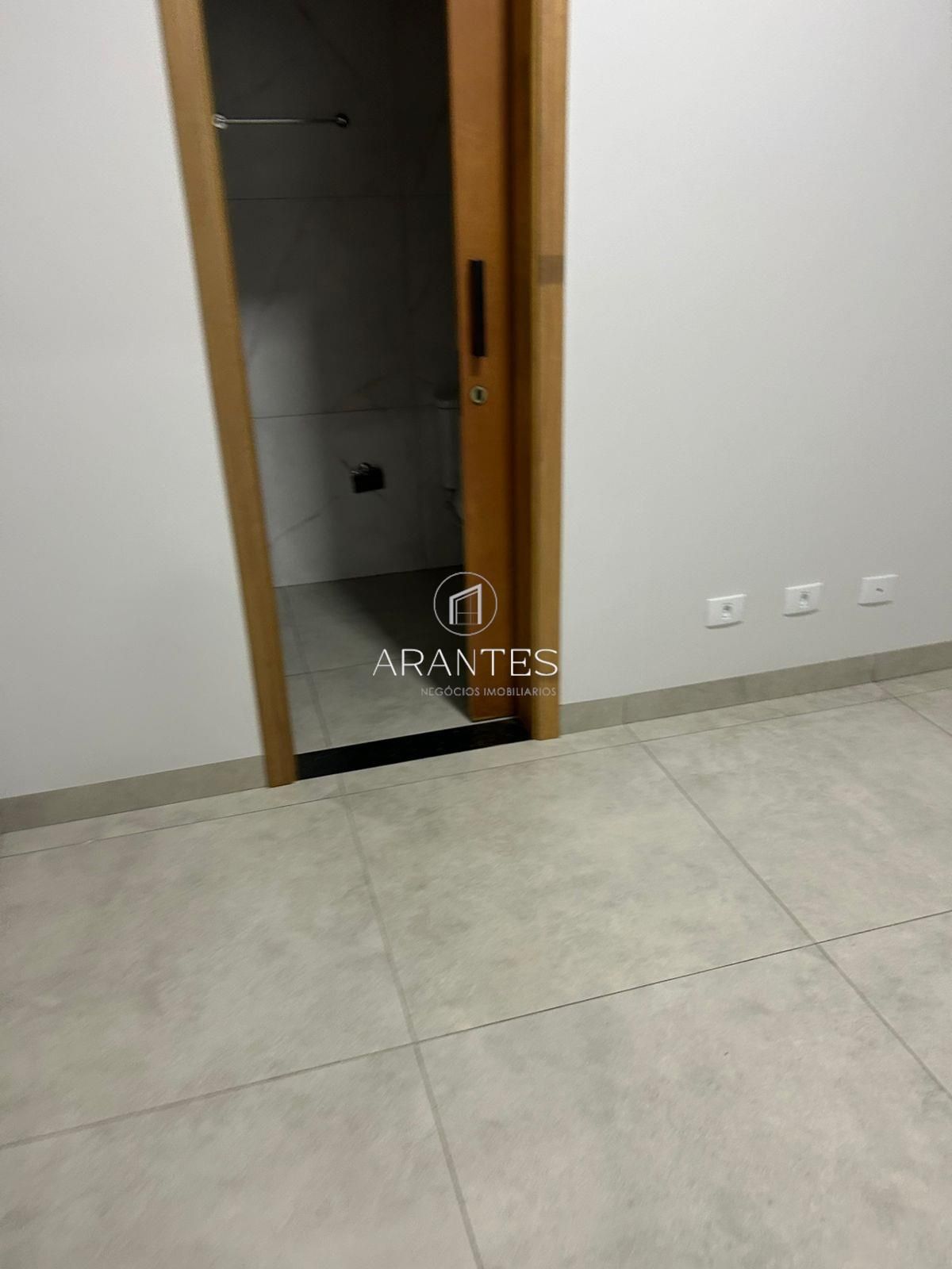 Foto de Casa 2 qts (1 suíte) – Jardim Nova Europa – Localização Estratégica em Santos Dumont, Três Lagoas