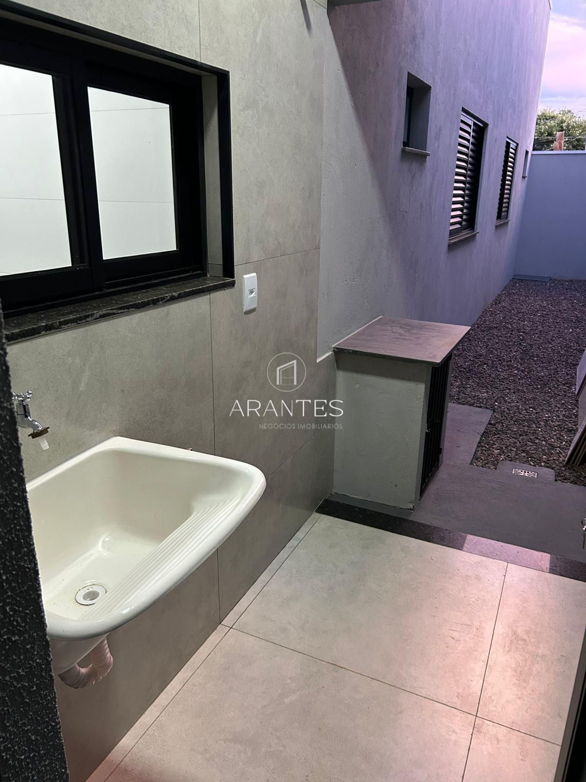 Foto de Casa 2 qts (1 suíte) – Jardim Nova Europa – Localização Estratégica em Santos Dumont, Três Lagoas