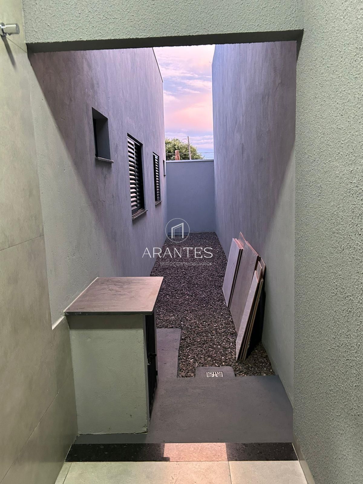 Foto de Casa 2 qts (1 suíte) – Jardim Nova Europa – Localização Estratégica em Santos Dumont, Três Lagoas