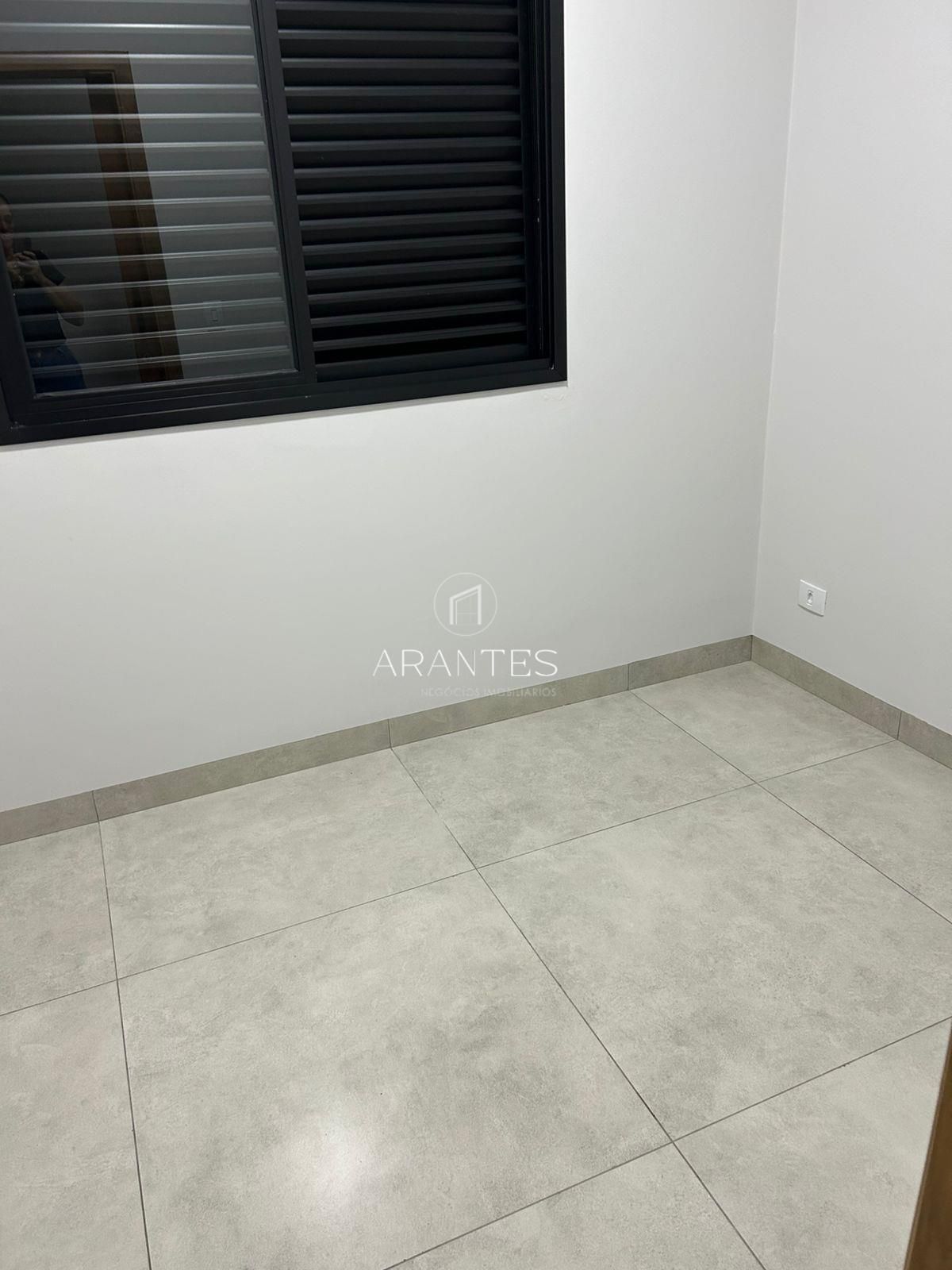 Foto de Casa 2 qts (1 suíte) – Jardim Nova Europa – Localização Estratégica em Santos Dumont, Três Lagoas