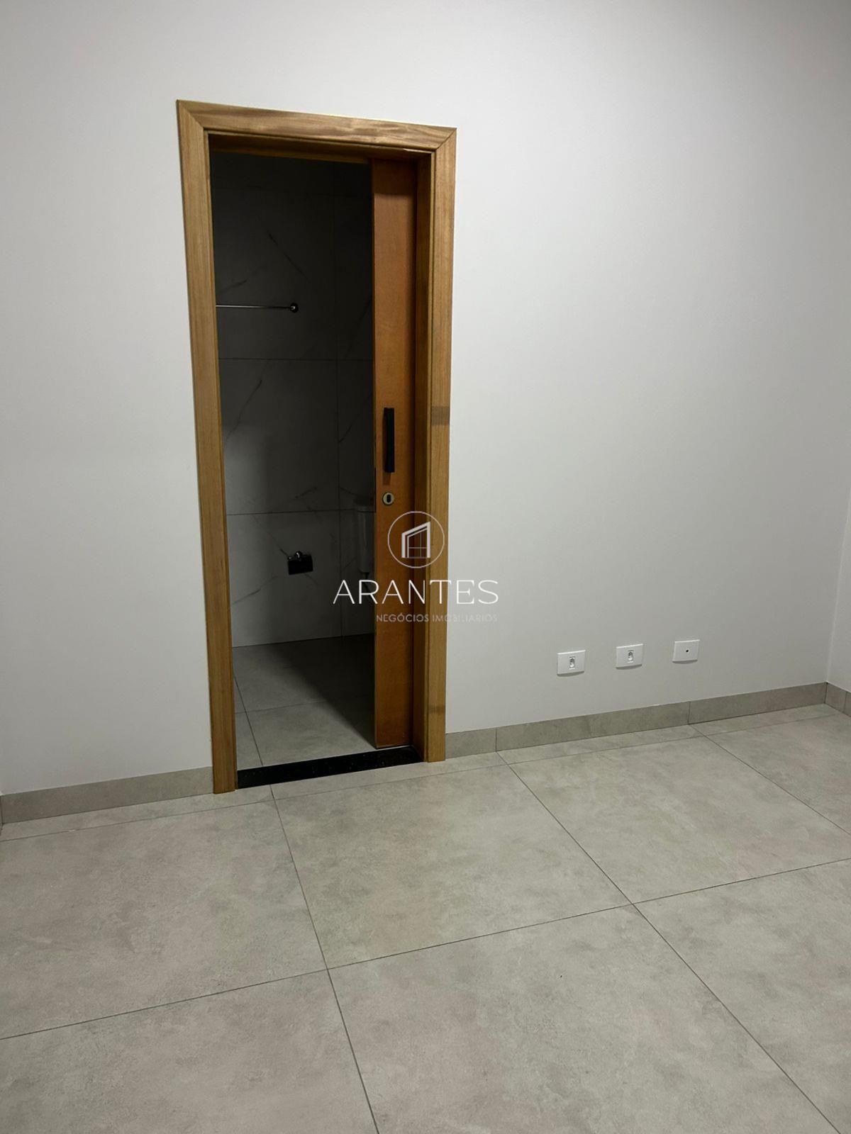 Foto de Casa 2 qts (1 suíte) – Jardim Nova Europa – Localização Estratégica em Santos Dumont, Três Lagoas