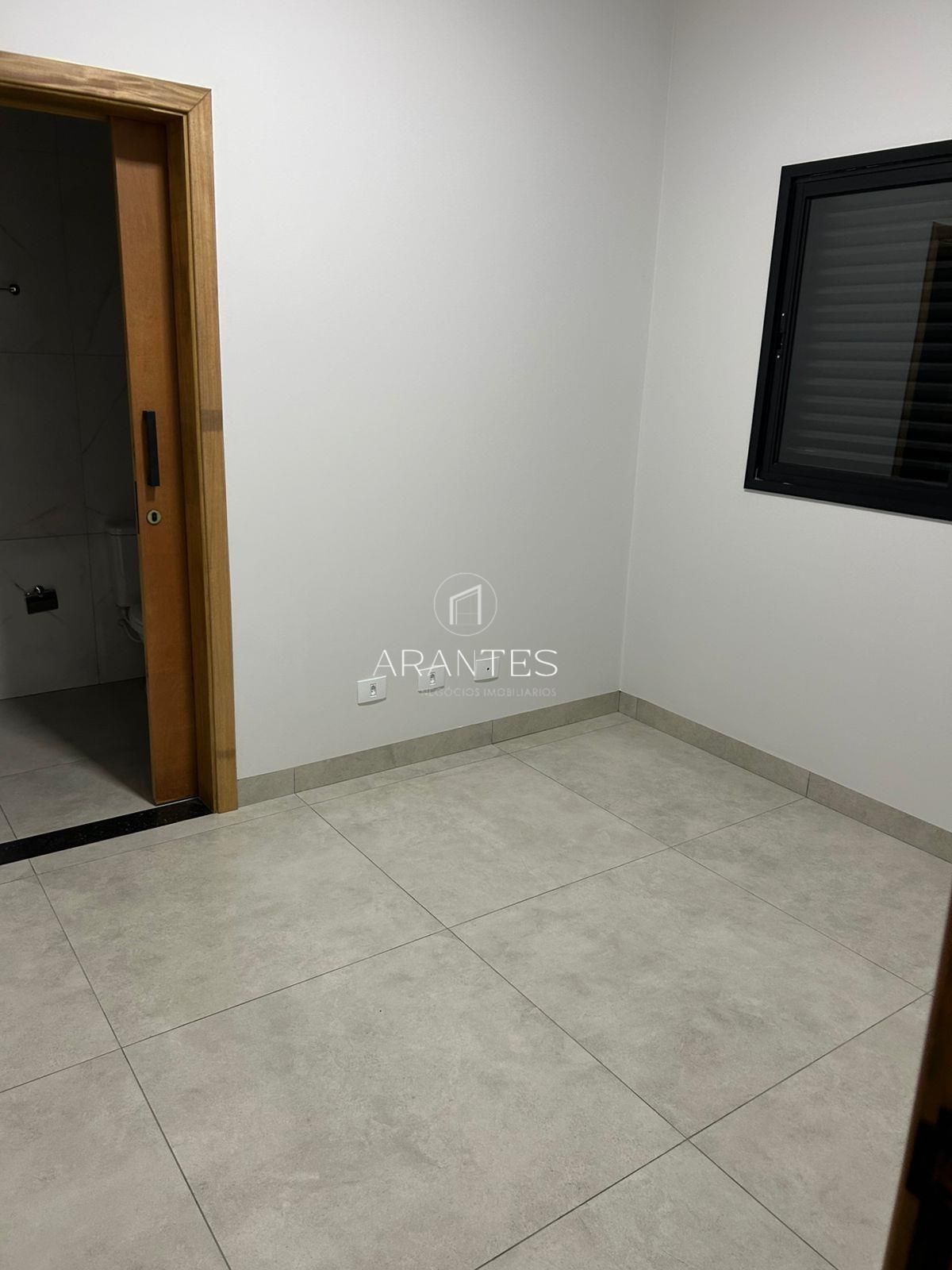 Foto de Casa 2 qts (1 suíte) – Jardim Nova Europa – Localização Estratégica em Santos Dumont, Três Lagoas