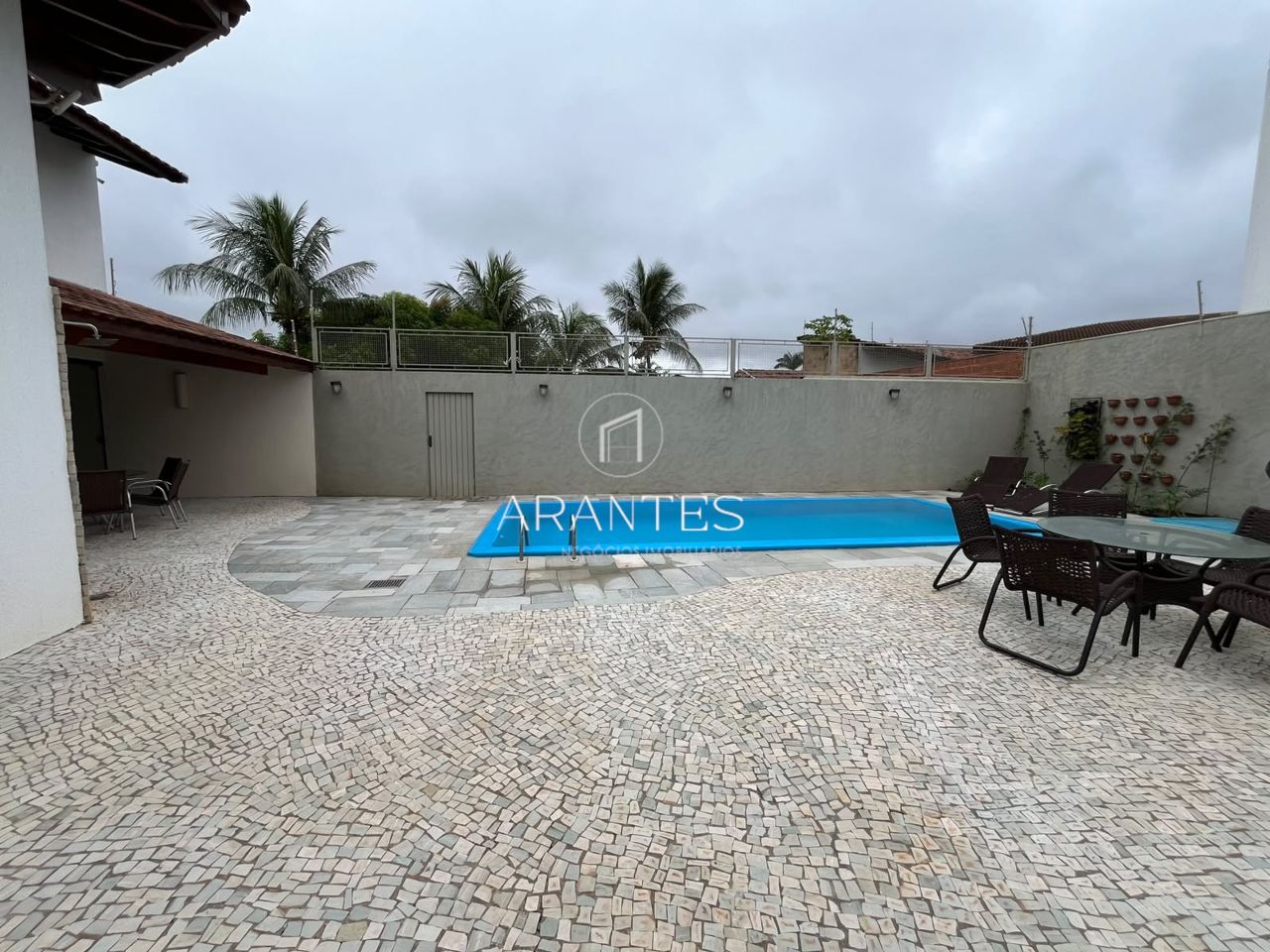 Foto de CASA ALTO PADRÃO À VENDA NO BAIRRO SANTOS DUMONT em SANTOS DUMONT, Três Lagoas