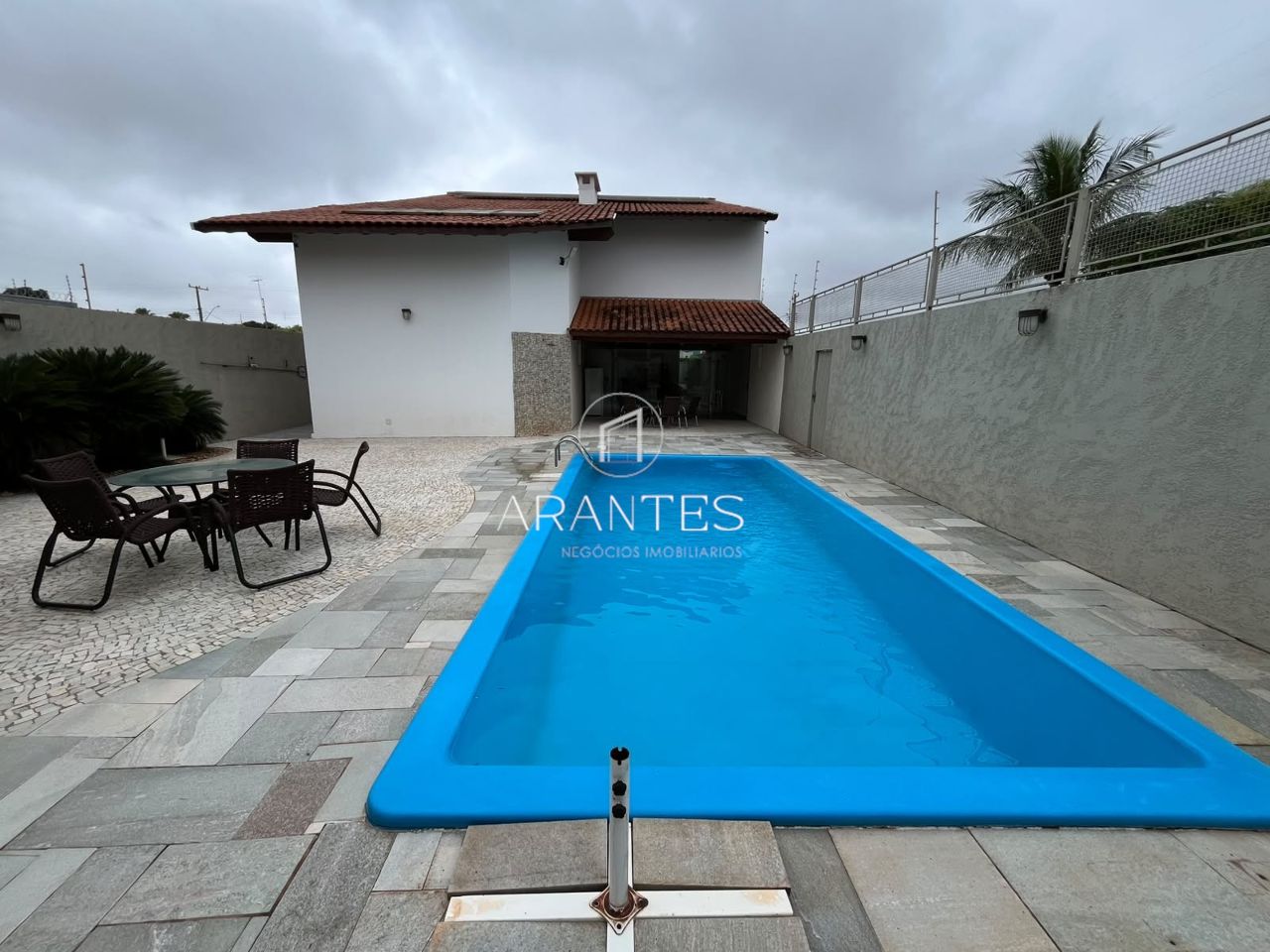 Foto de CASA ALTO PADRÃO À VENDA NO BAIRRO SANTOS DUMONT em SANTOS DUMONT, Três Lagoas