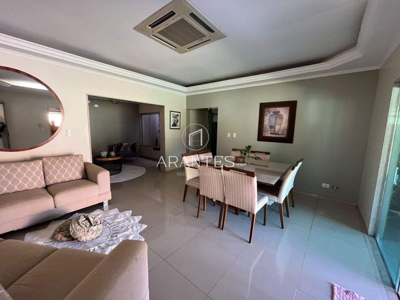 Foto de CASA À VENDA COM AMPLO ESPAÇO NO BAIRRO SANTOS DUMONT em SANTOS DUMONT, Três Lagoas