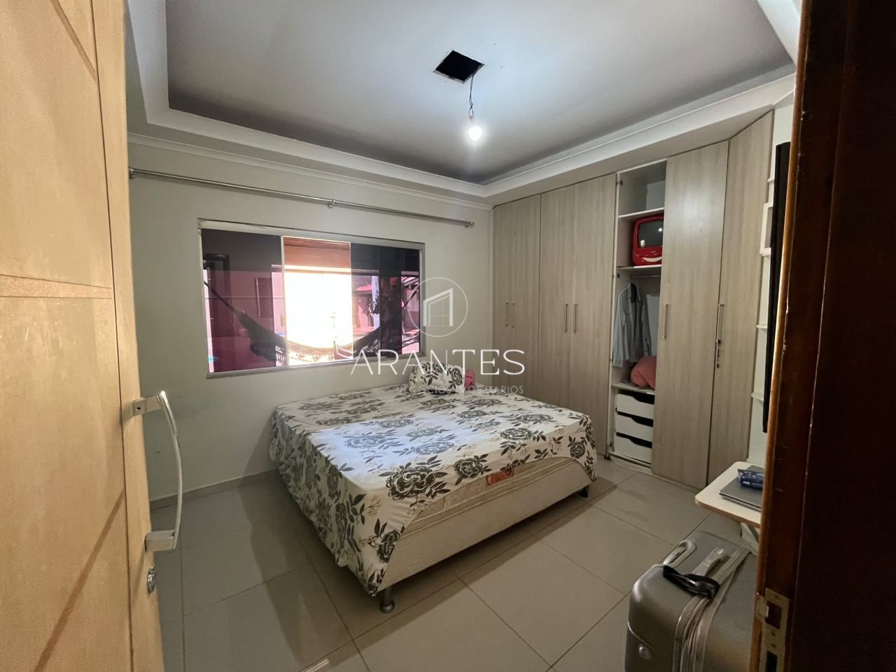 Foto de CASA À VENDA COM AMPLO ESPAÇO NO BAIRRO SANTOS DUMONT em SANTOS DUMONT, Três Lagoas