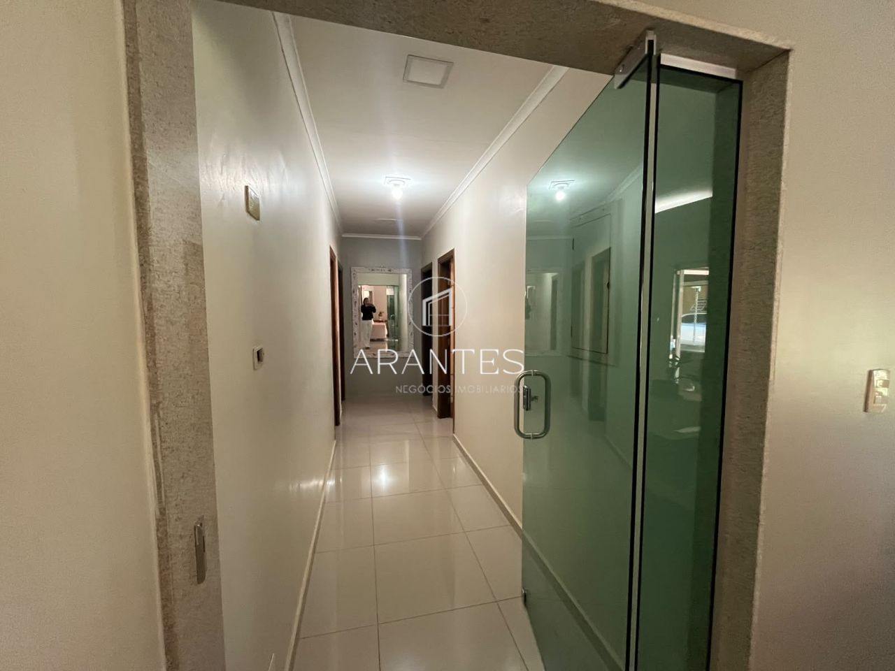 Foto de CASA À VENDA COM AMPLO ESPAÇO NO BAIRRO SANTOS DUMONT em SANTOS DUMONT, Três Lagoas