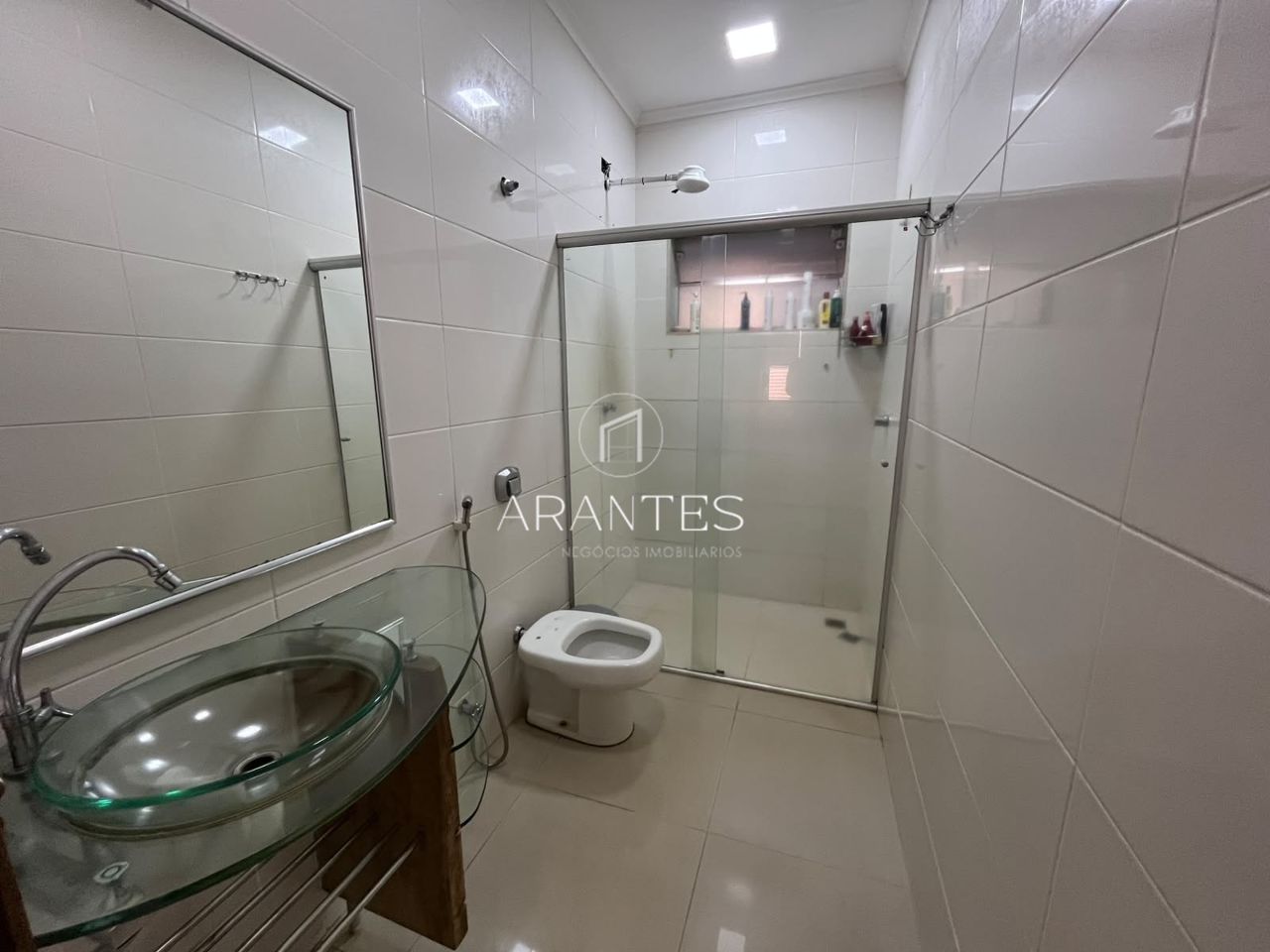 Foto de CASA À VENDA COM AMPLO ESPAÇO NO BAIRRO SANTOS DUMONT em SANTOS DUMONT, Três Lagoas