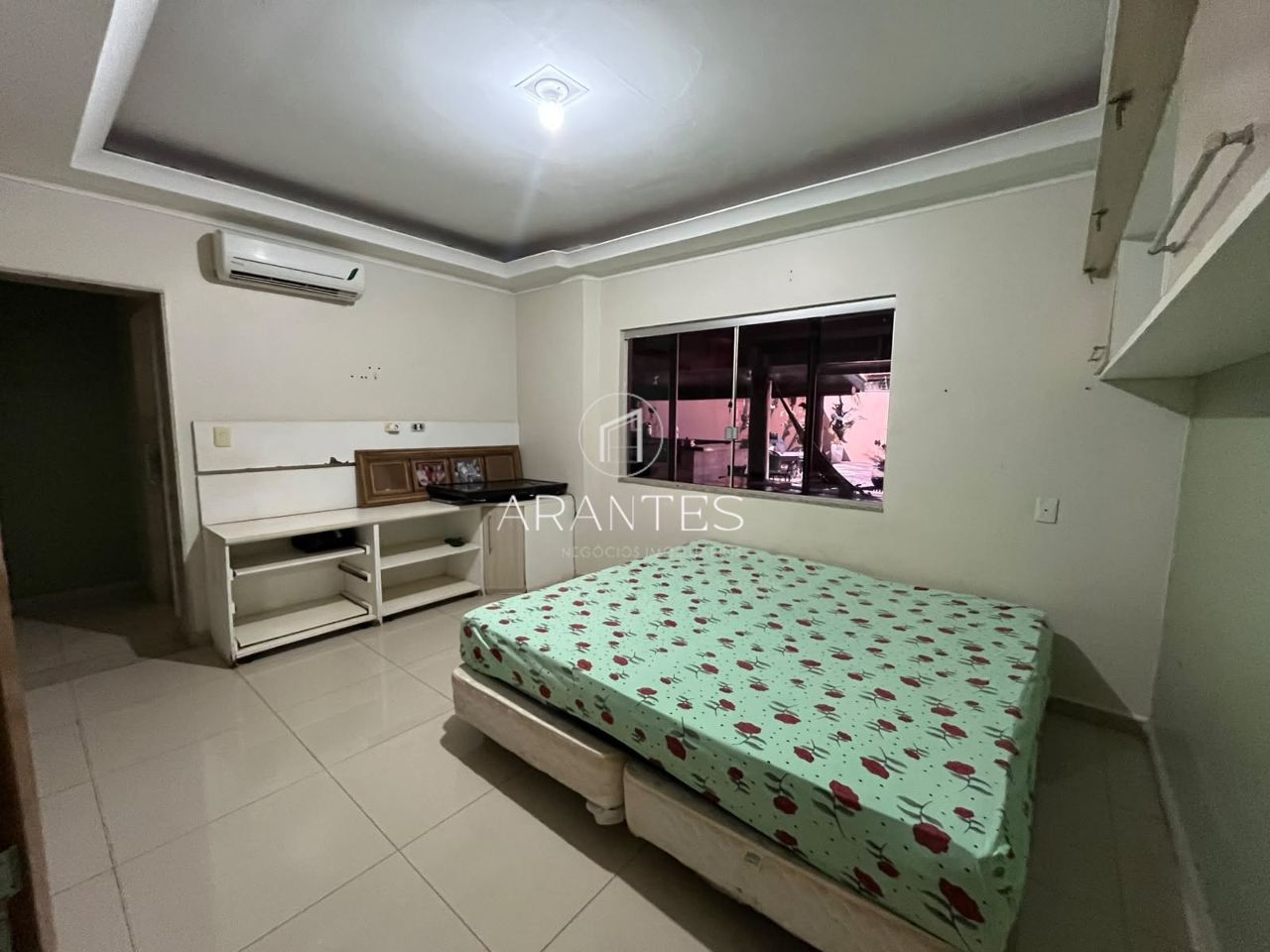 Foto de CASA À VENDA COM AMPLO ESPAÇO NO BAIRRO SANTOS DUMONT em SANTOS DUMONT, Três Lagoas