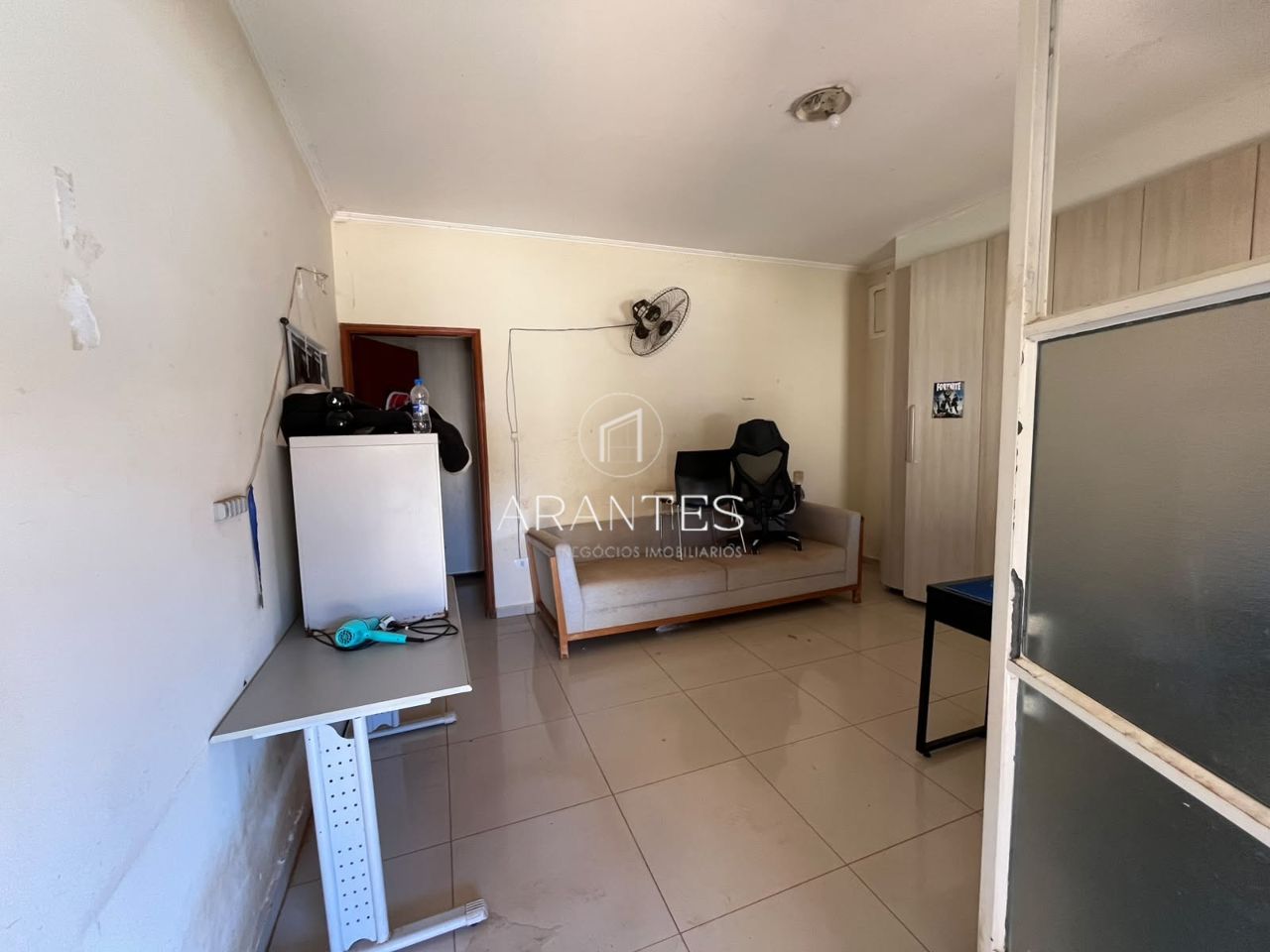 Foto de CASA À VENDA COM AMPLO ESPAÇO NO BAIRRO SANTOS DUMONT em SANTOS DUMONT, Três Lagoas