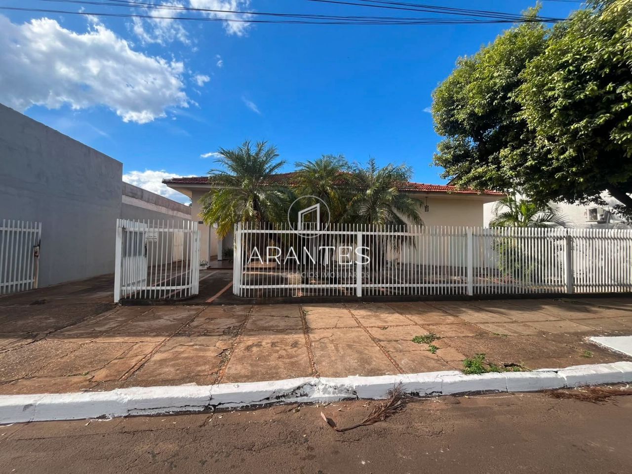 Foto de CASA NO CENTRO PRA VENDA OU LOCAÇÃO em CENTRO, Três Lagoas