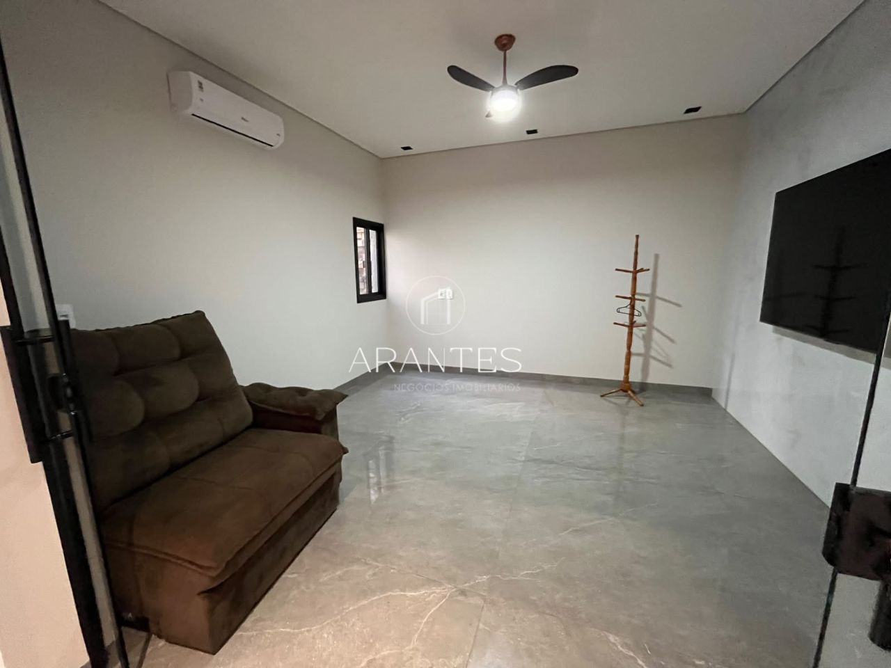 Foto de CASA À VENDA EM CONDOMÍNIO em VILLAGE DO LAGO, Três Lagoas