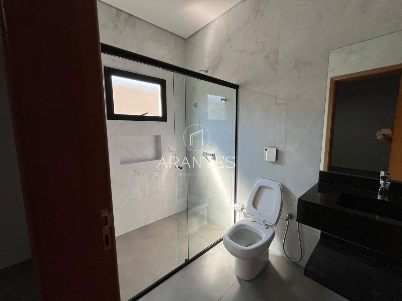 Foto de CASA À VENDA EM CONDOMÍNIO em VILLAGE DO LAGO, Três Lagoas