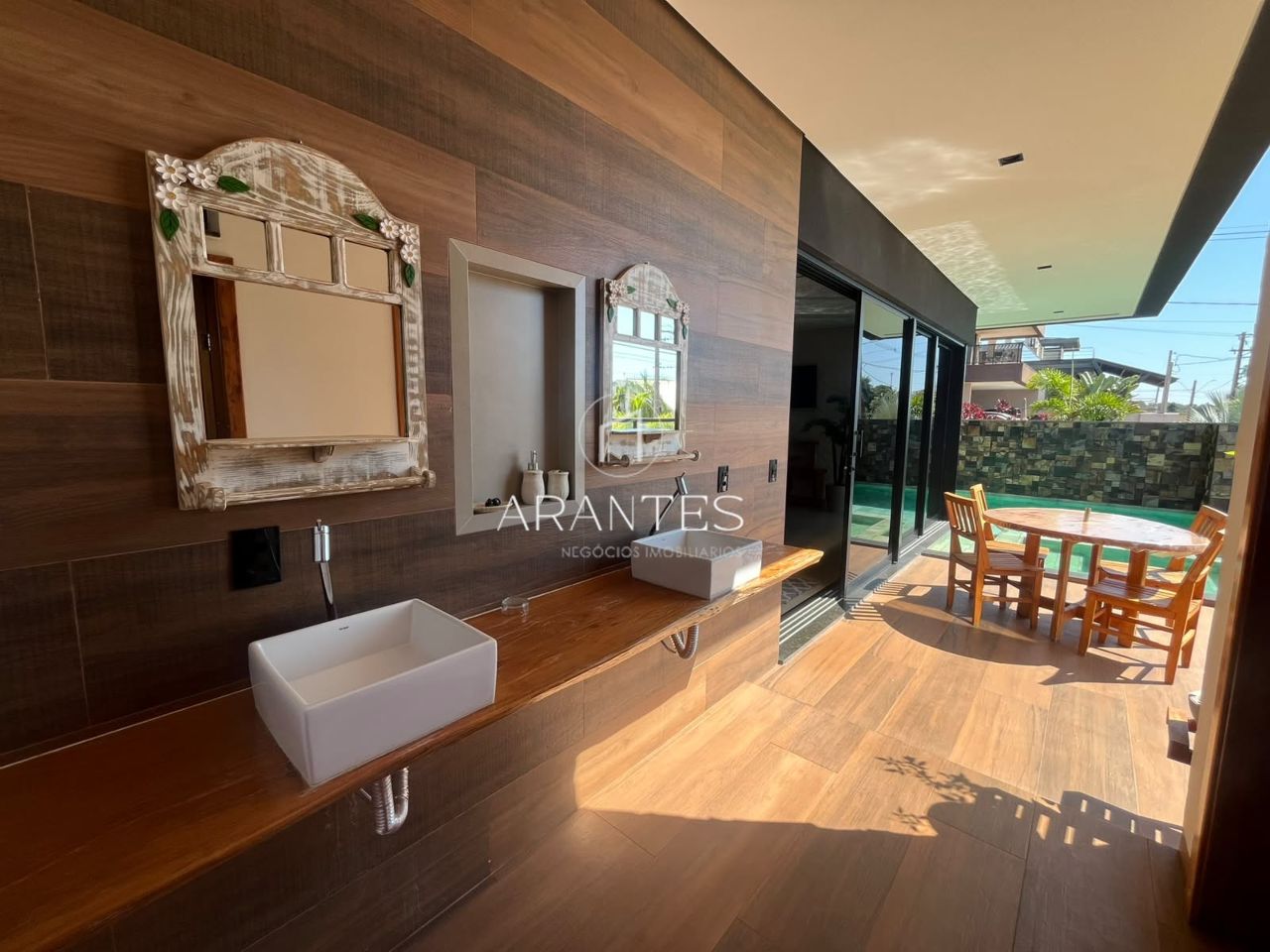 Foto de CASA LUXUOSA À VENDA DE PORTEIRA FECHADA EM CONDOMÍNIO em VILLAGE DO LAGO, Três Lagoas