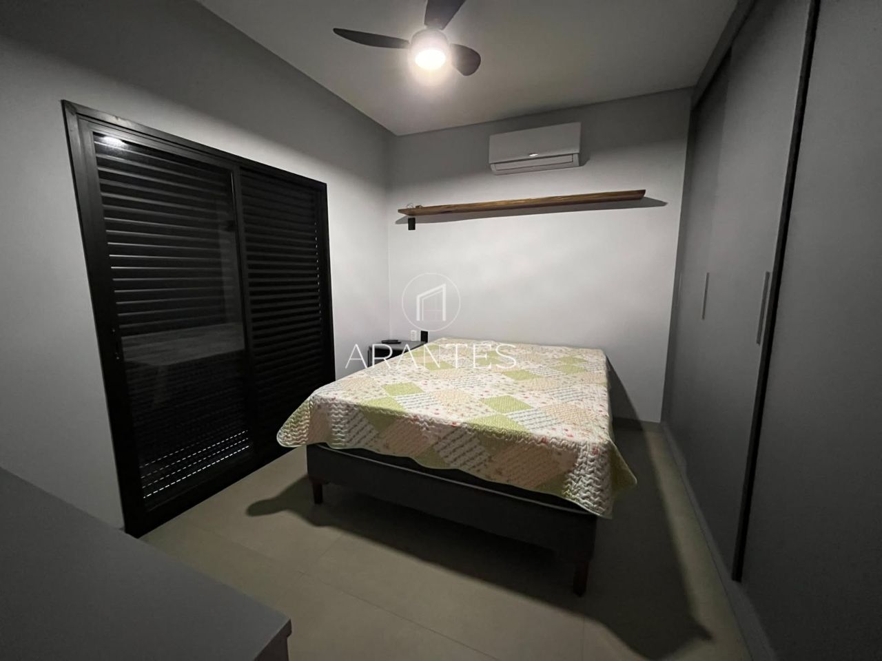 Foto de CASA LUXUOSA À VENDA DE PORTEIRA FECHADA EM CONDOMÍNIO em VILLAGE DO LAGO, Três Lagoas