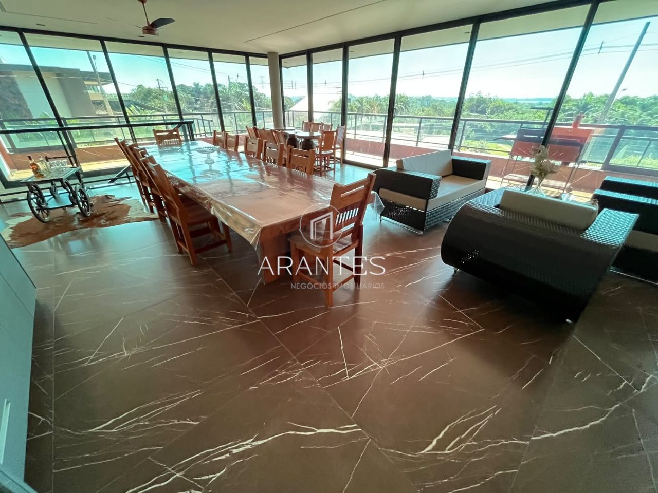 Foto de CASA LUXUOSA À VENDA DE PORTEIRA FECHADA EM CONDOMÍNIO em VILLAGE DO LAGO, Três Lagoas