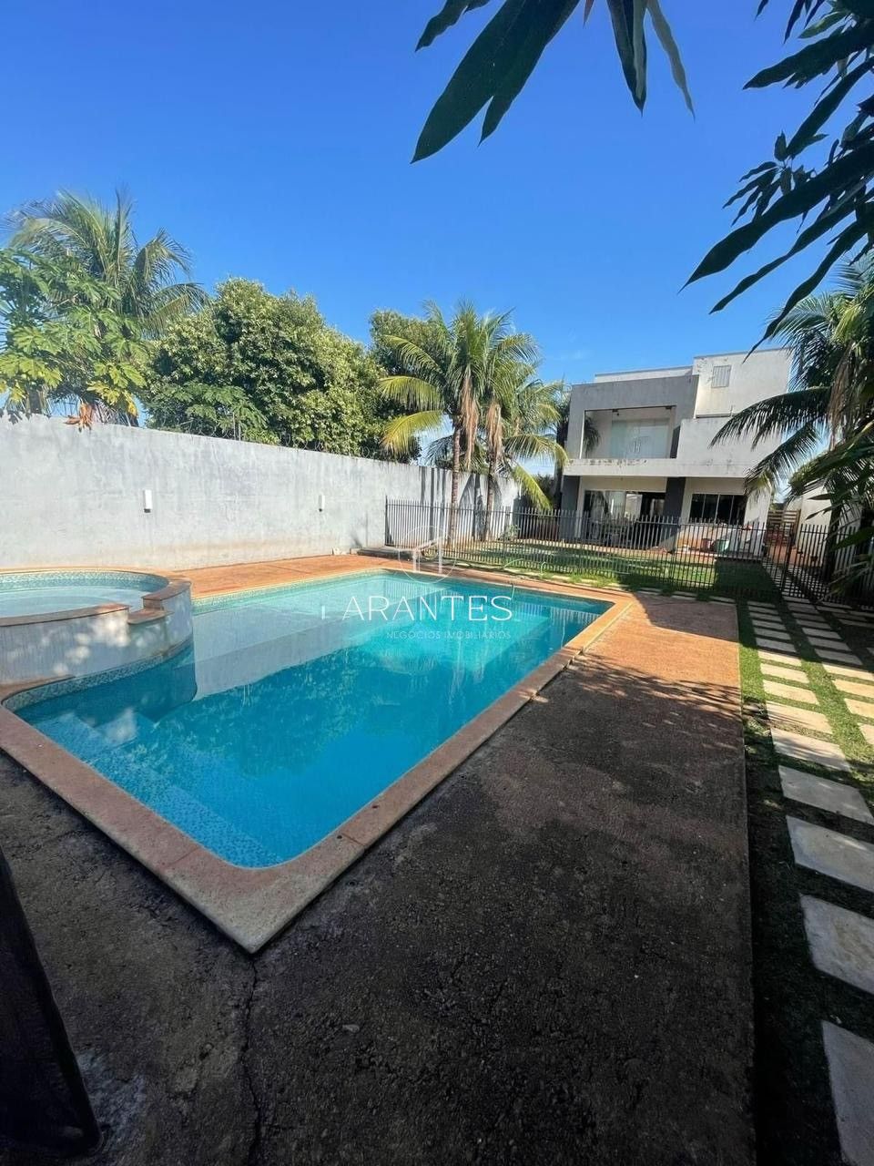 Foto de uma casa que une espaço e conforto e sofisticação  em Nova Três Lagoas, Três Lagoas