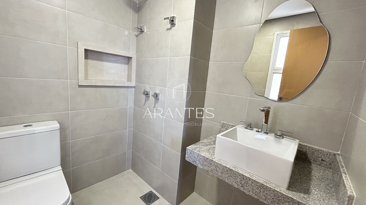 Foto de Apartamento mobiliado em andar privilegiado, com 3 suítes espaçosas, ambientes planejados . em Interlagos, Três Lagoas