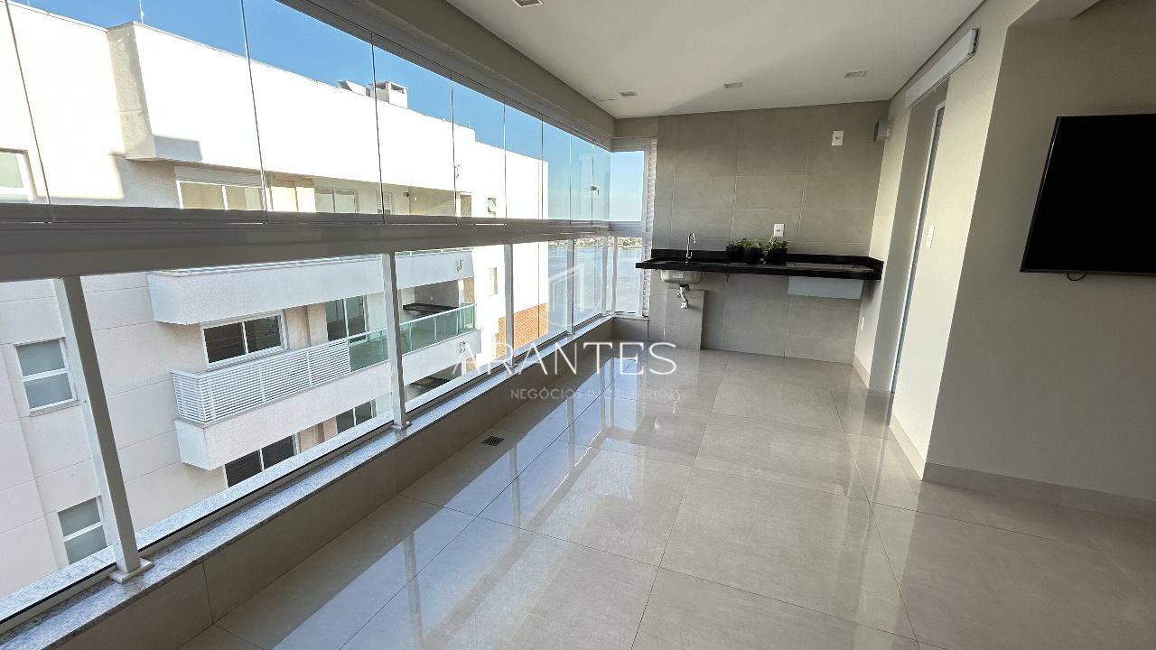 Foto de Apartamento mobiliado em andar privilegiado, com 3 suítes espaçosas, ambientes planejados . em Interlagos, Três Lagoas
