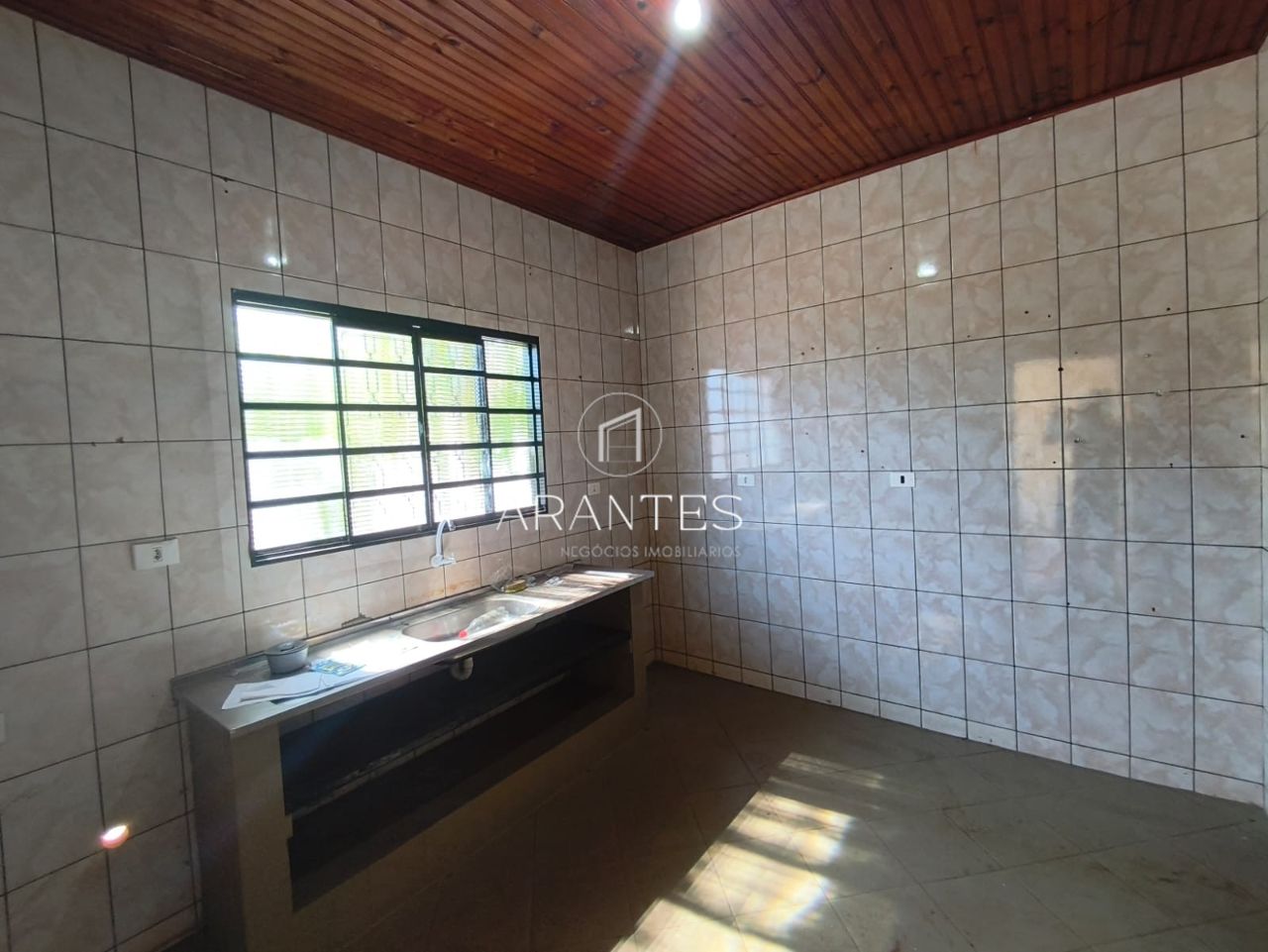 Foto de Galpão comercial, com casa de 3 quartos aos fundos em Lapa, Três Lagoas