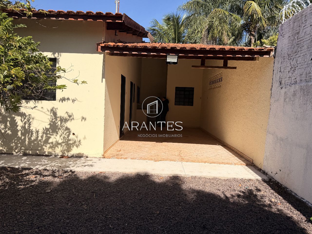 Foto de Galpão comercial, com casa de 3 quartos aos fundos em Lapa, Três Lagoas